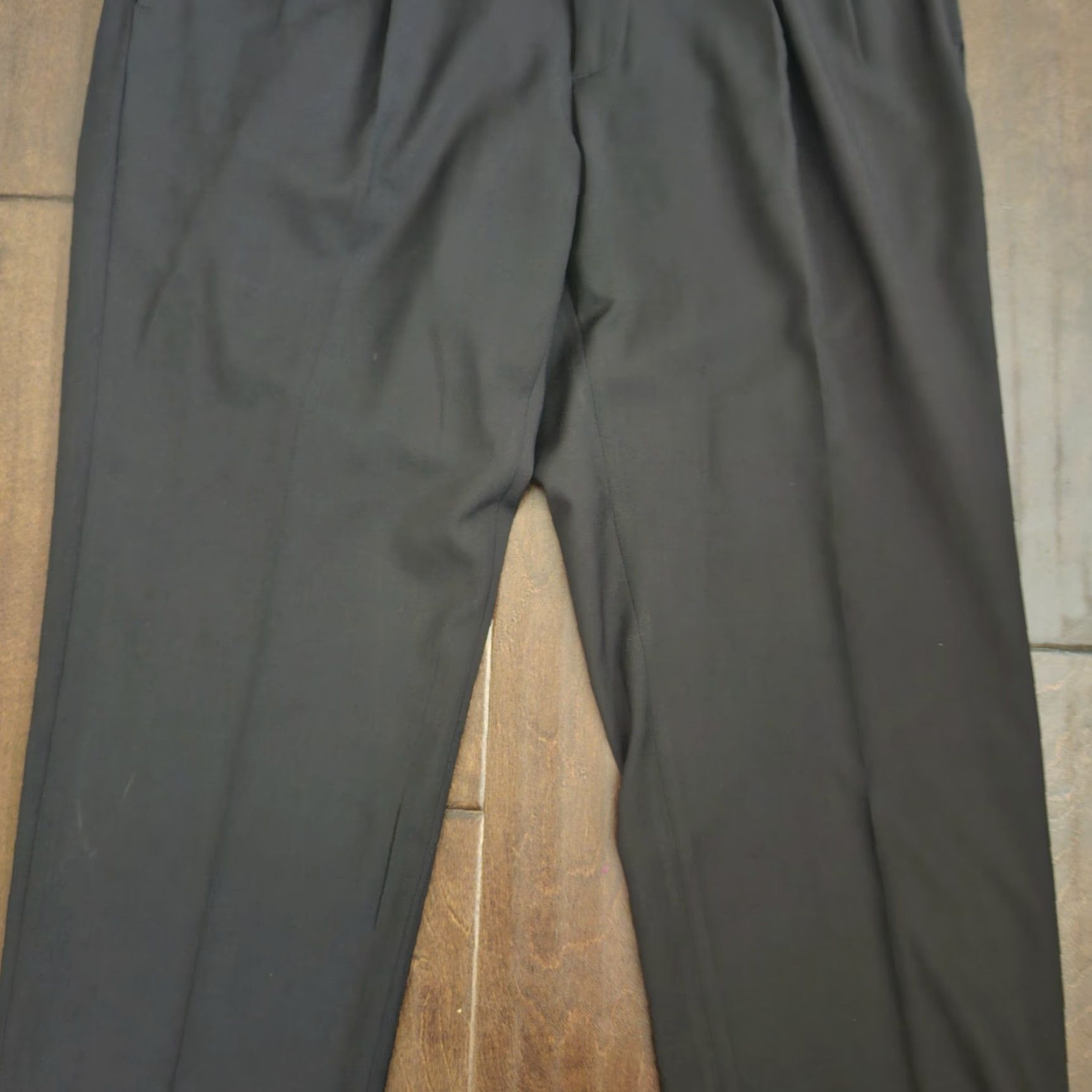 Haggar Haggar Premium Comfort Dress Pants Mens 32x29 Black Pleated Classic Fit Pants Regular 5-Pocket Solid Dress Pants Mens Size US 32 / EU 48 - 4 Thumbnail