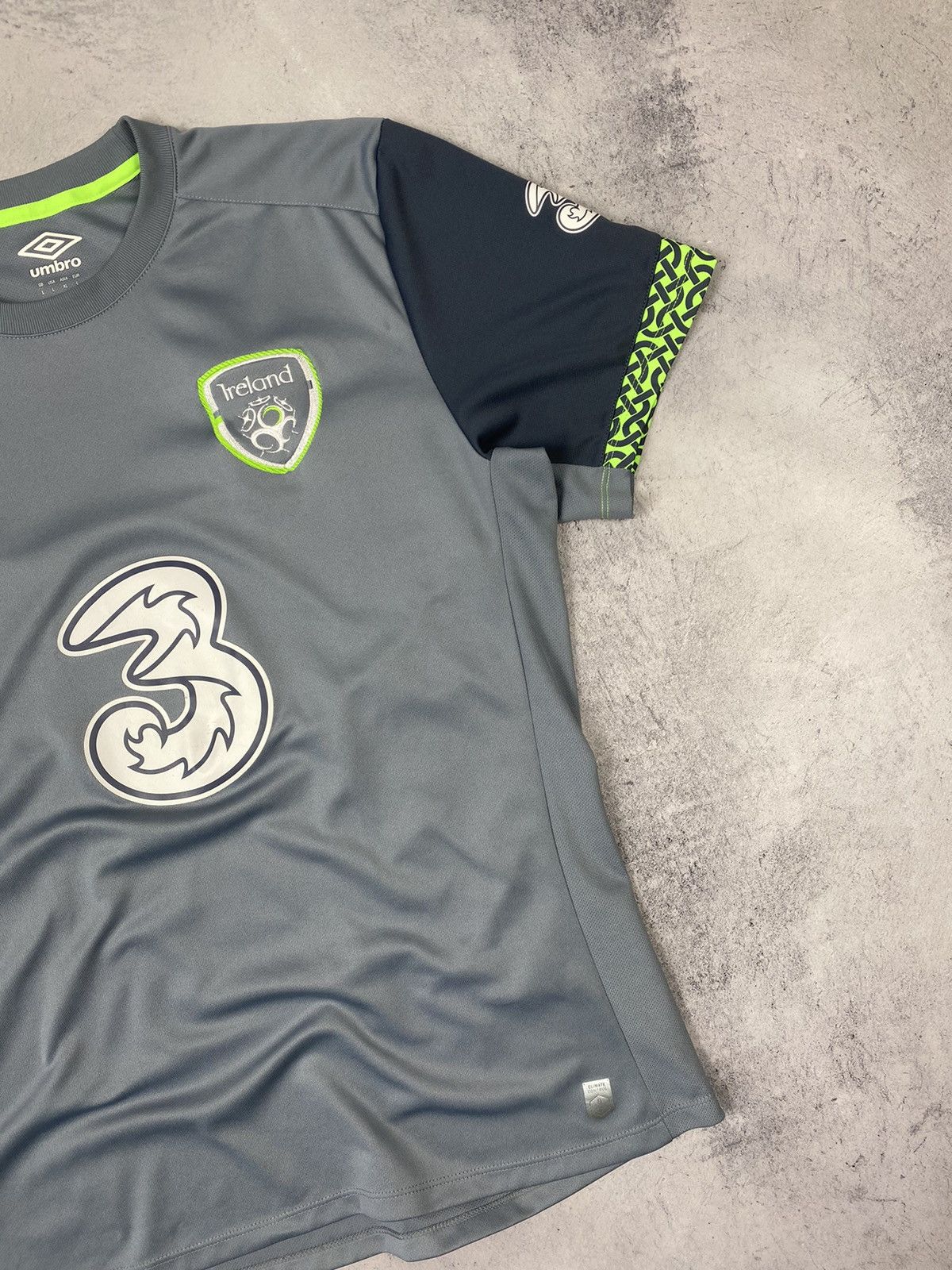 Umbro Umbro Ireland National Football Team Soccer Jersey Size US L / EU 52-54 / 3 - 3 Thumbnail