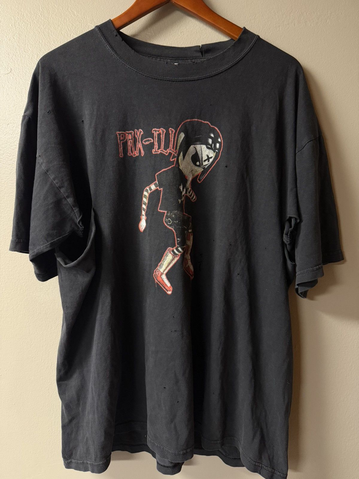 Vintage Vintage 2000s Pax-Ill Faded & Thrashed Tee Size US XL / EU 56 / 4 - 1 Thumbnail