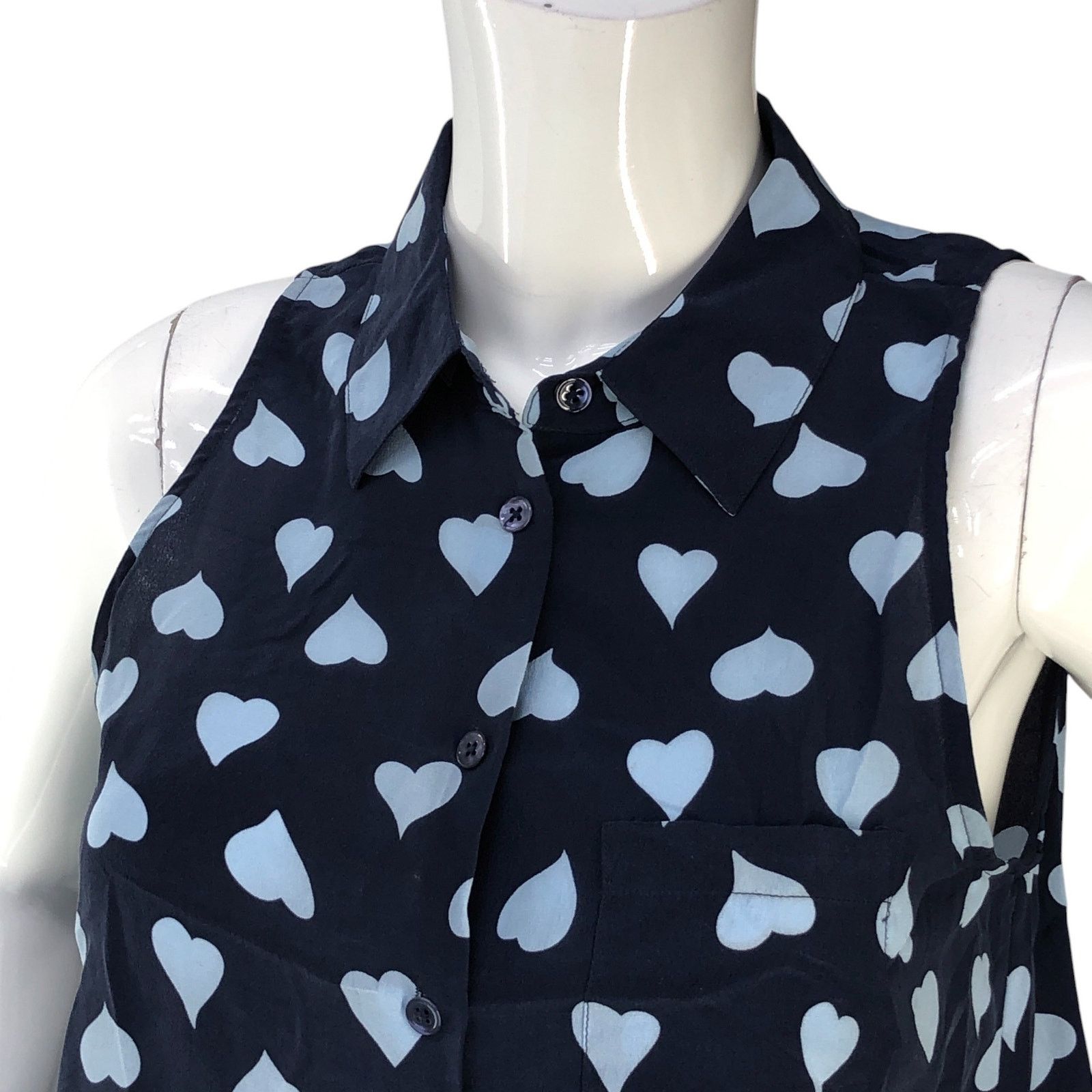 Equipment Equipment Size S Top Mina Blouse Heart Print *TINY FLAW Size S / US 4 / IT 40 - 2 Thumbnail