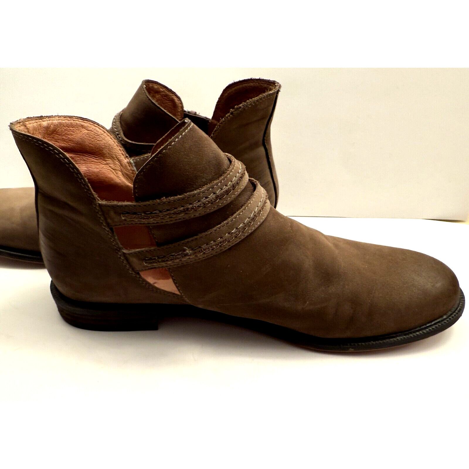 Other Women's Corso Como Islip Cutout Taupe Brown Ankle Boot 9.5 Size US 9.5 / IT 39.5 - 8 Thumbnail