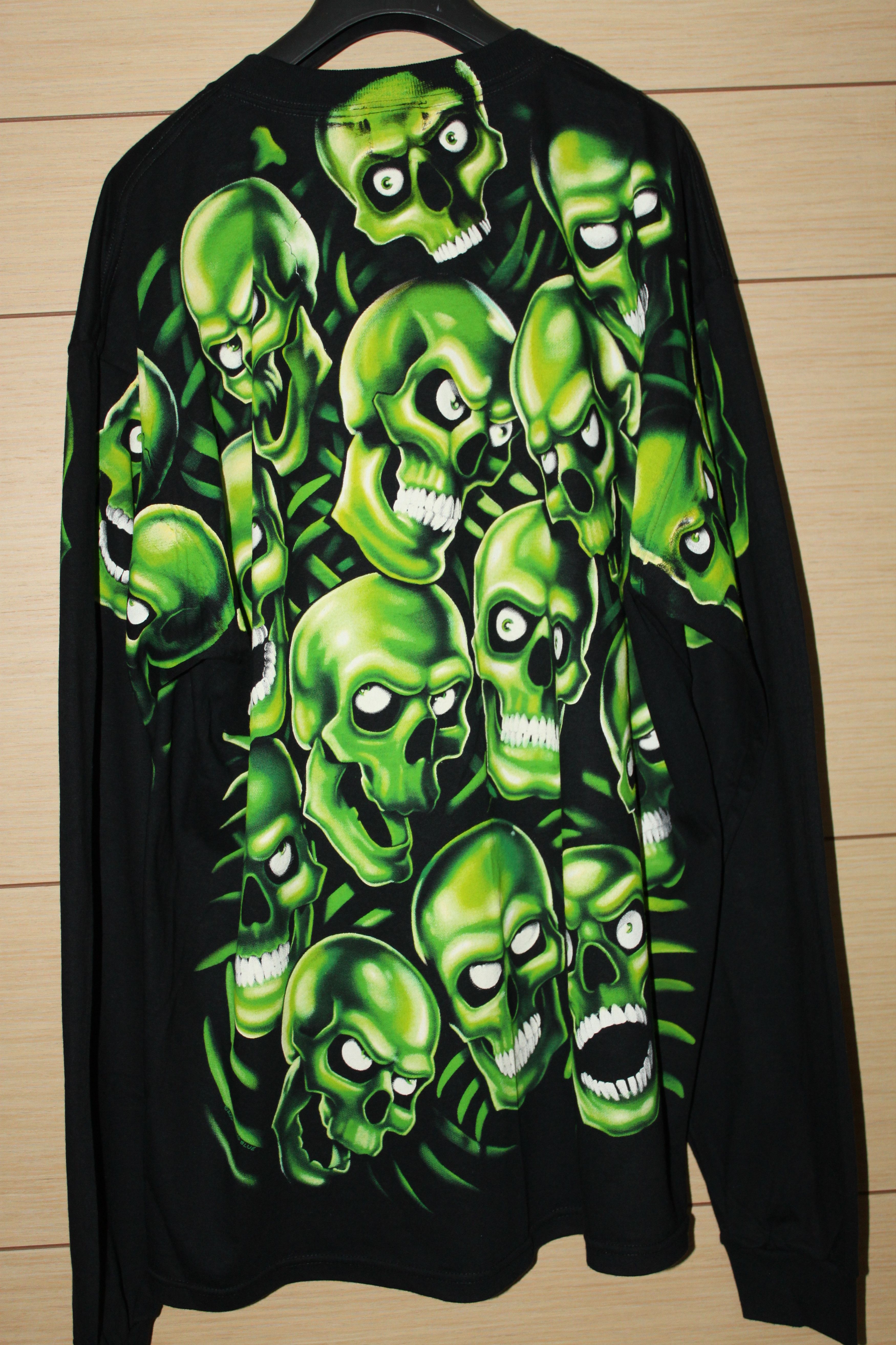 Liquid Blue Vintage 2001 Liquid Blue Skull Pile LS Shirt Tee travis Size US XL / EU 56 / 4 - 2 Thumbnail
