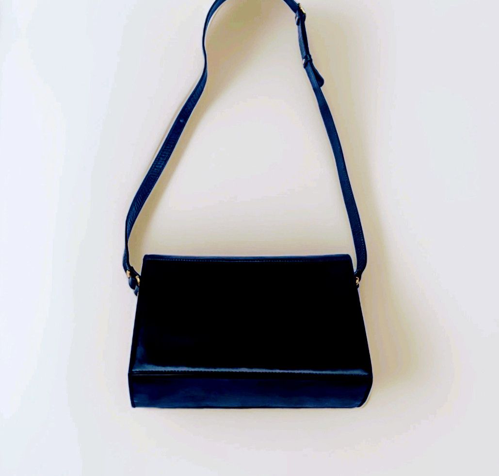 Bally Vintage Calfskin Leather Black Crossbody Bag Excellent Cond Size ONE SIZE - 2 Thumbnail