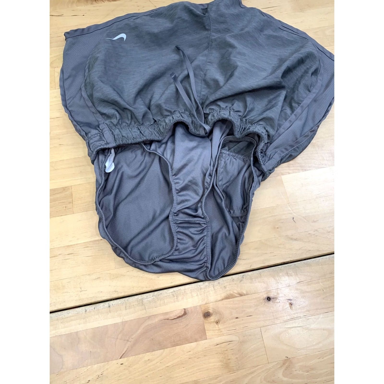 Nike Nike Running Shorts Women S/M Black Gray Activewear Gym Training 13222 Size 28" / US 6 / IT 42 - 5 Thumbnail
