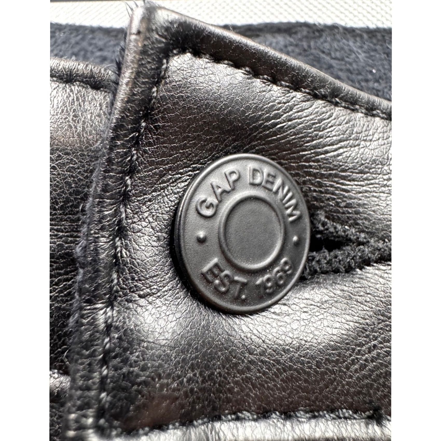 Gap Gap Womens 70s Flare Faux Leather Pants Black High Rise Vegan 00 24R Regular Size 42" / US 20 - 3 Thumbnail