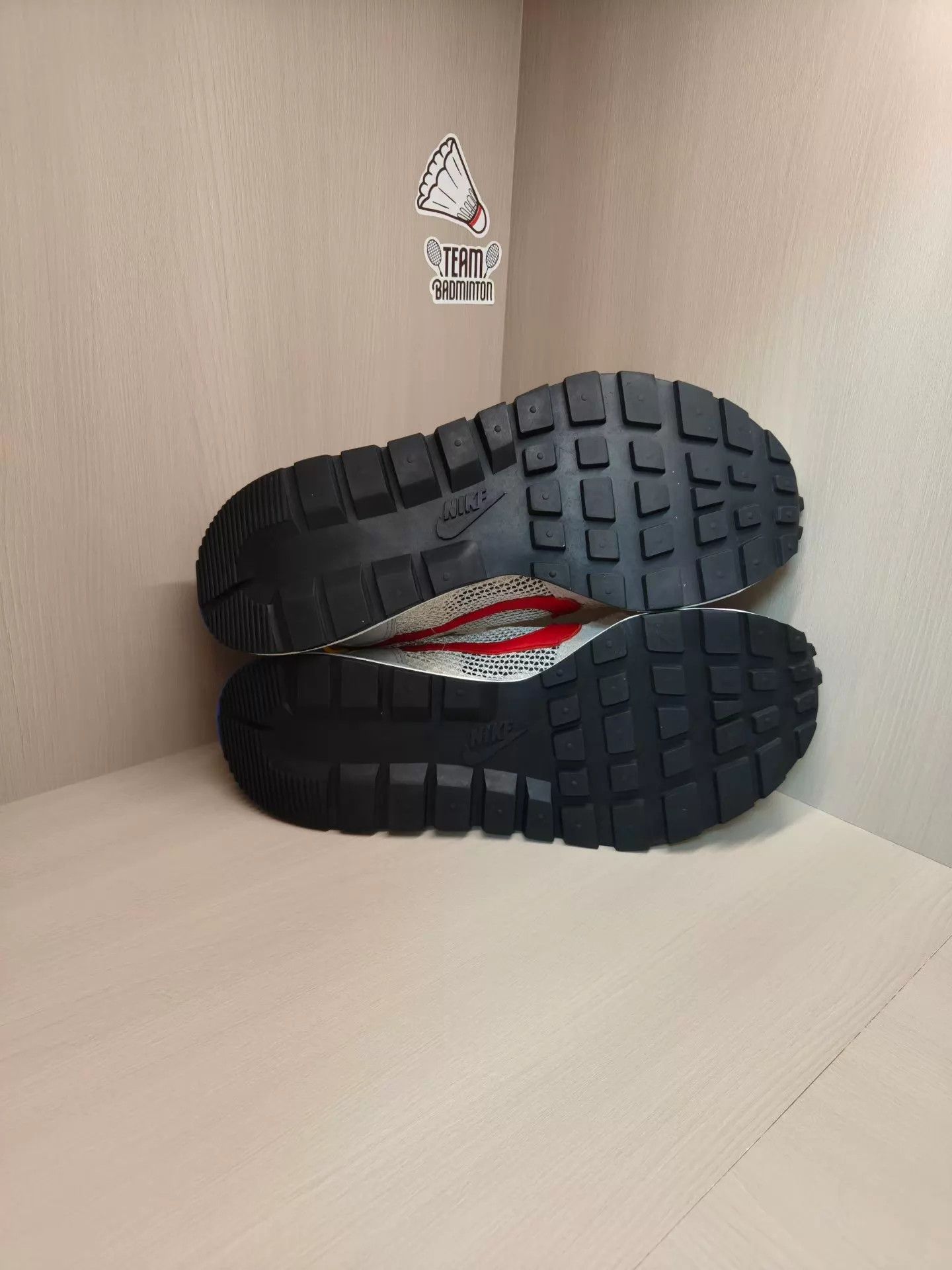 Nike sacai 3.0 Gray White Red 44.5 Worn 1-9 Times Size US 11.5 / EU 44-45 - 6 Thumbnail