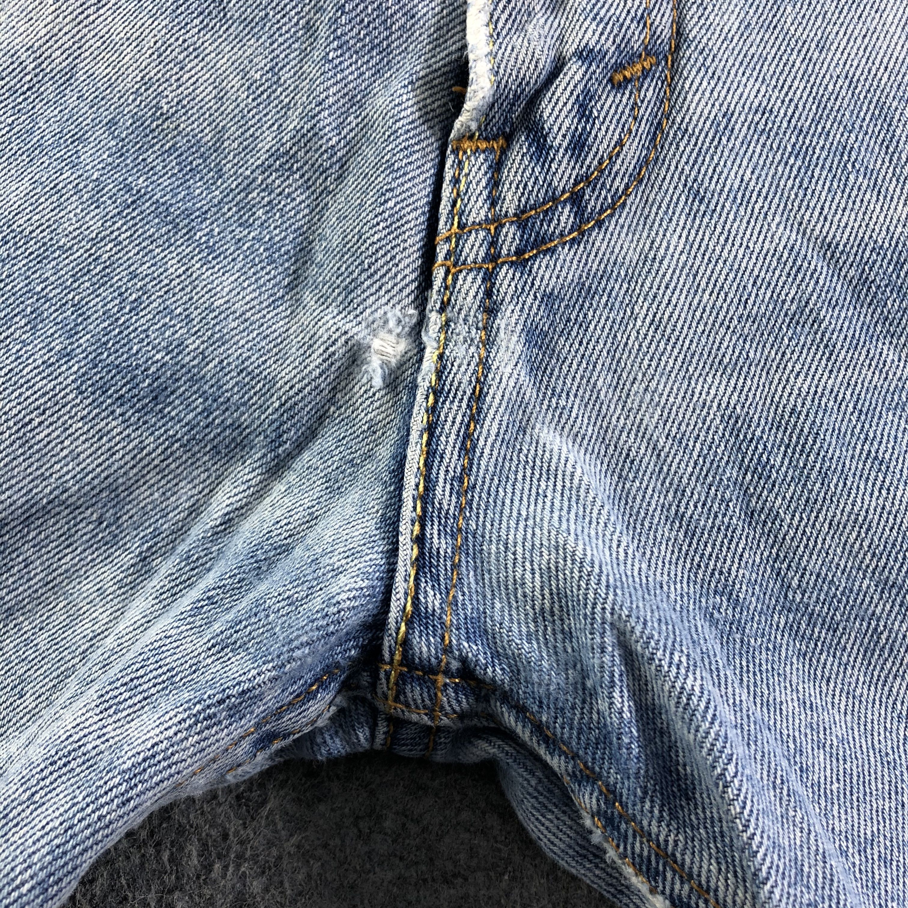 Levi's Vintage Light Wash Levis 505 Jeans-J3273 Size US 35 - 9 Thumbnail