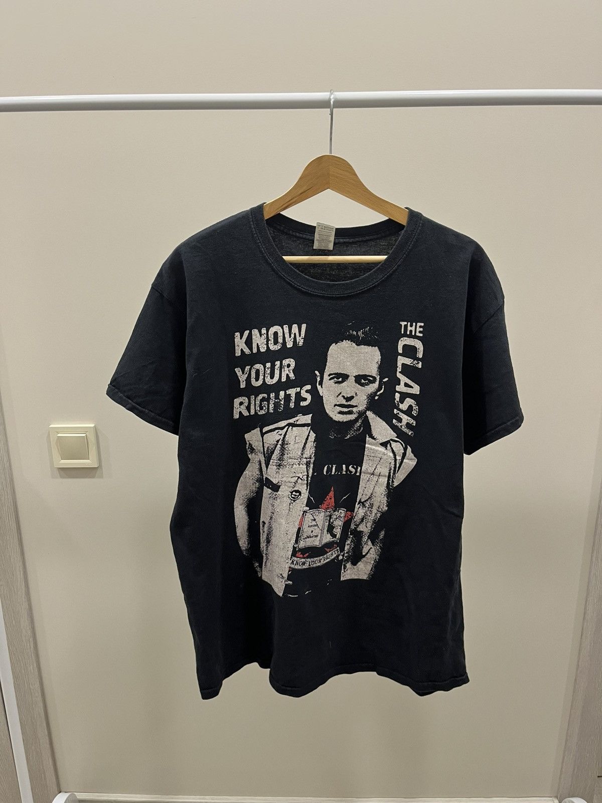 Band Tees Vintage Y2K Johnny Cash The Man in Black T-shirt Size US L / EU 52-54 / 3 - 1 Thumbnail