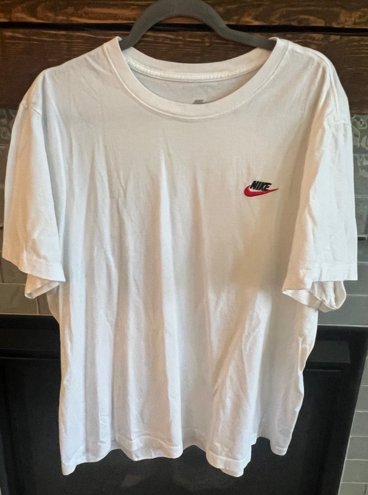 Nike Men's The NIKE Tee Crew Neck T-Shirt White Embroidered XXL Size US XXL / EU 58 / 5 - 3 Thumbnail