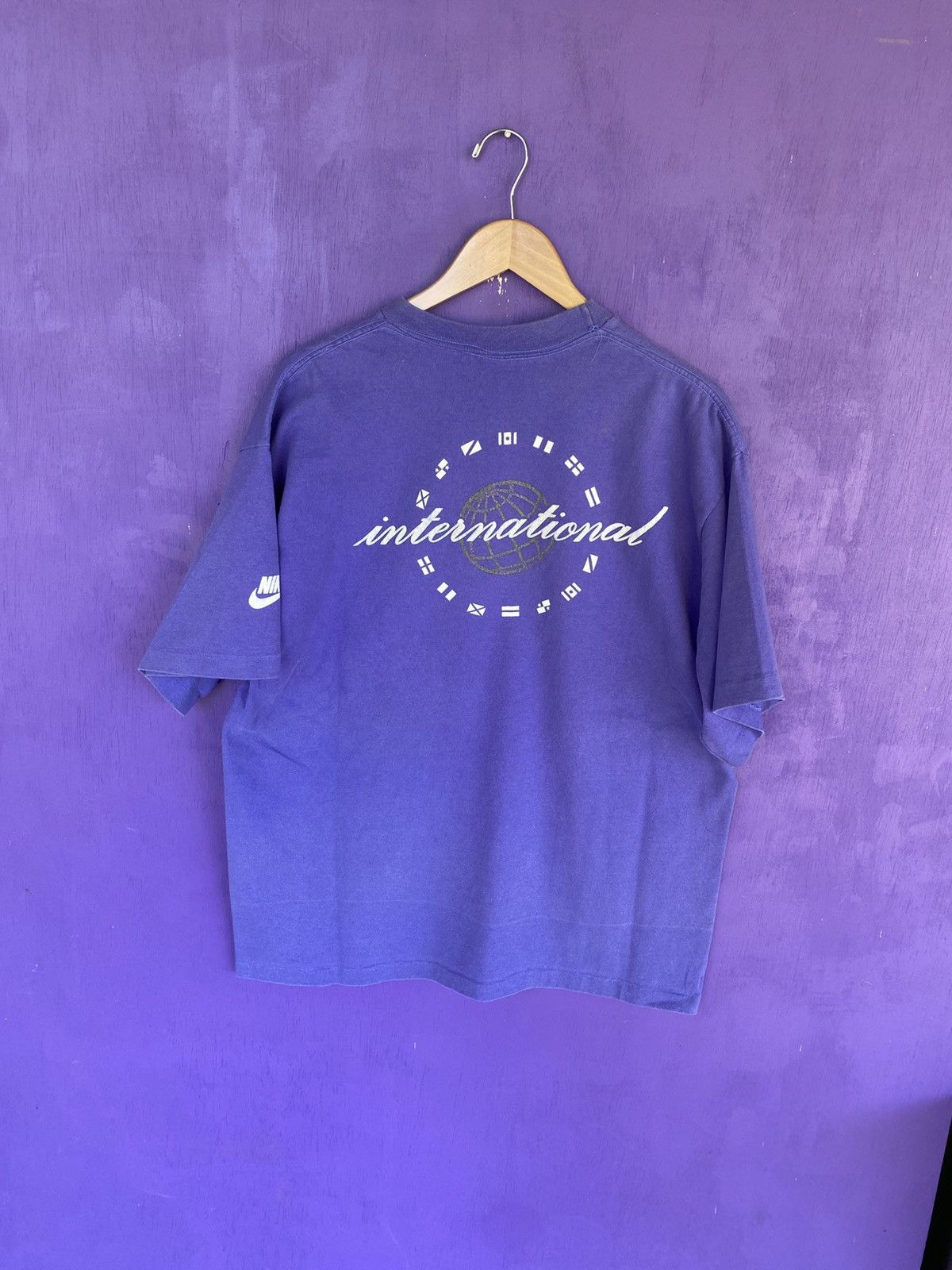 Nike Vintage 80s Nike international mullet logo tee Size US L / EU 52-54 / 3 - 2 Thumbnail