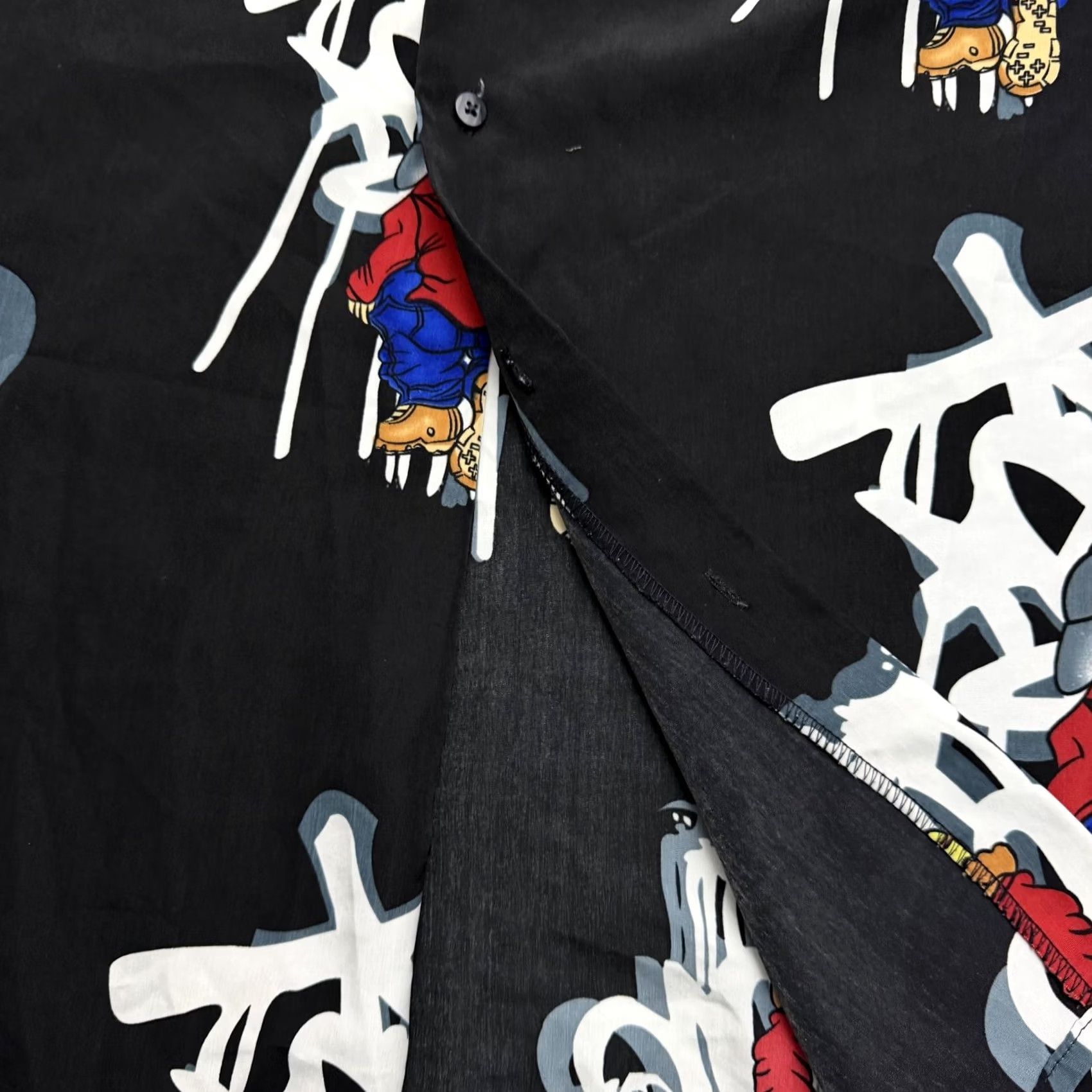 Vintage VINTAGE Up Rok Shirt Mens Large Black Graffiti Graphic Hip Hop Button Up Streetwear Size US L / EU 52-54 / 3 - 7 Thumbnail