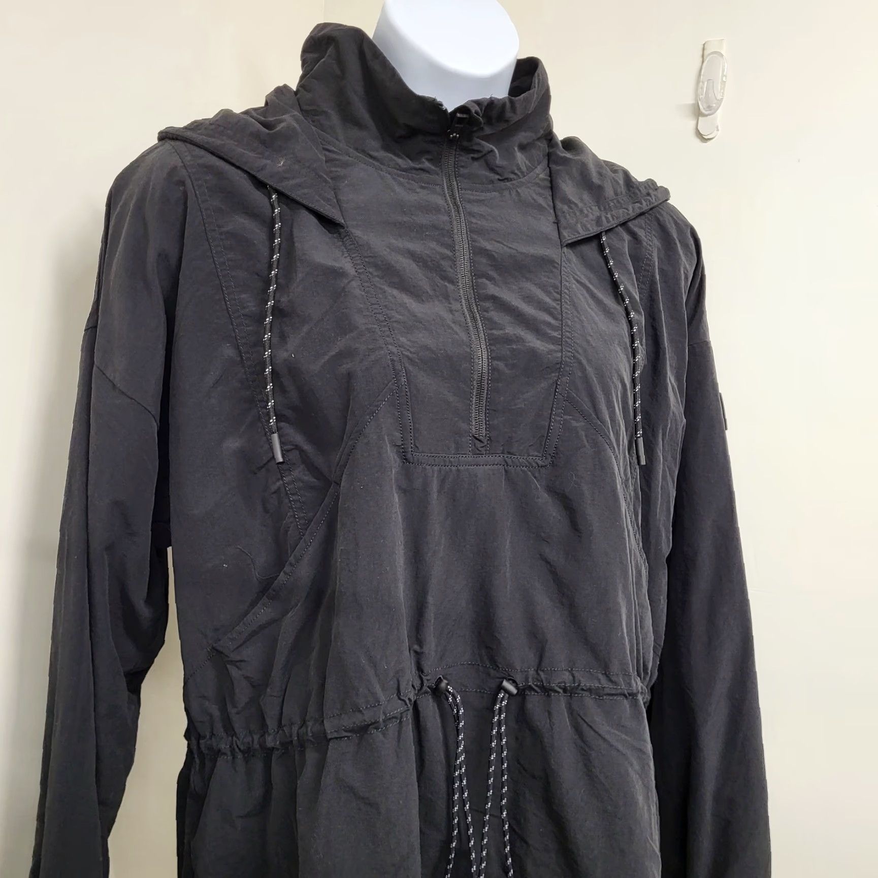 Vintage VINTAGE? No — skip. Use CALIA Hooded Windbreaker Women’s Pure Black 2XL Water Repellent Nylon Softshell Zip Pockets Logo Size XXL / US 16-18 / IT 52-54 - 4 Thumbnail