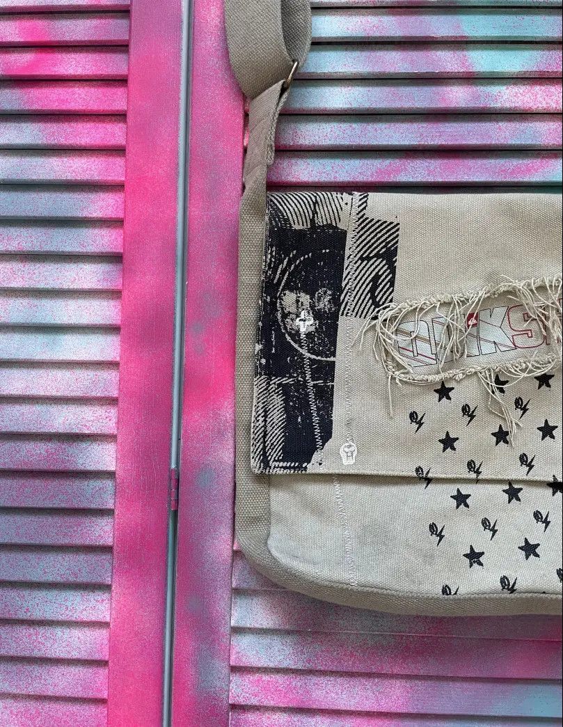 Japanese Brand Vintage 00s Quiksilver Military Harajuku Style Messenger Bag Size ONE SIZE - 3 Thumbnail