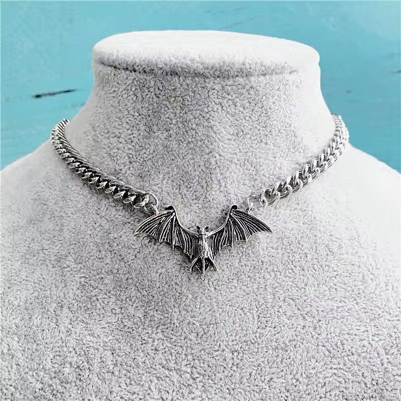 Vintage Vintage Punk Gothic Bat Chain Necklace Size ONE SIZE - 2 Thumbnail