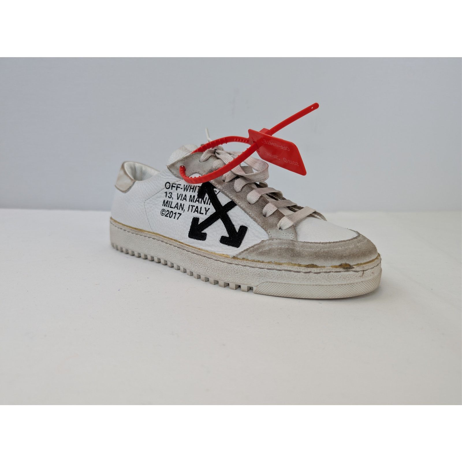 Off-White o1rshd1 Virgil Abloh Address Low Top Sneaker White / Black Size US 8 / EU 41 - 2 Thumbnail