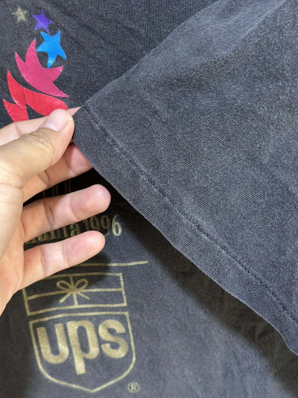 Hanes Thrashed Vintage 90s Atlanta Olympic Games Sun Faded Tee Size US XL / EU 56 / 4 - 4 Thumbnail