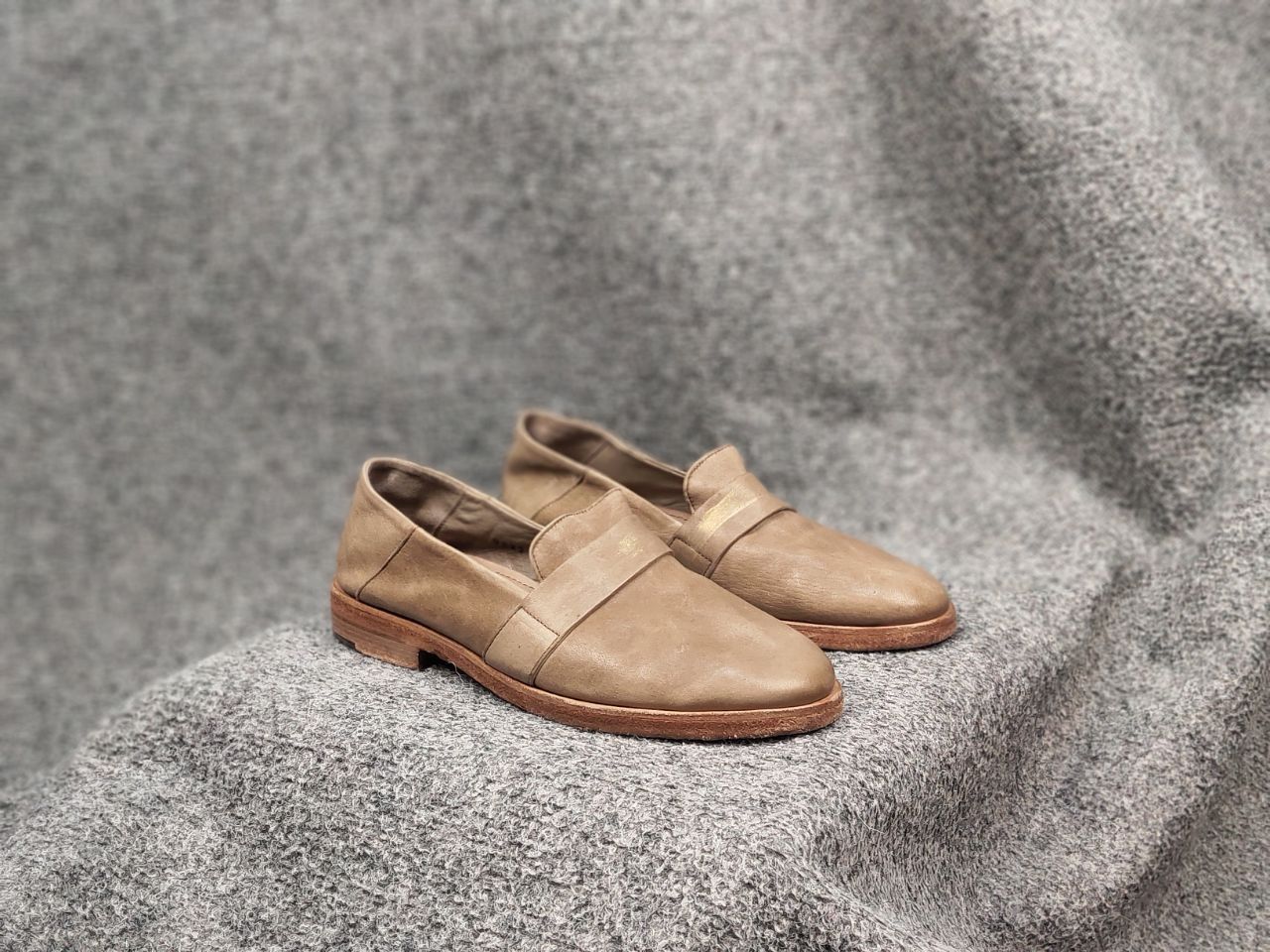 Elia Maurizi Elia Maurizi Design Premium leather beige Loafers Size US 7.5 / IT 37.5 - 2 Thumbnail