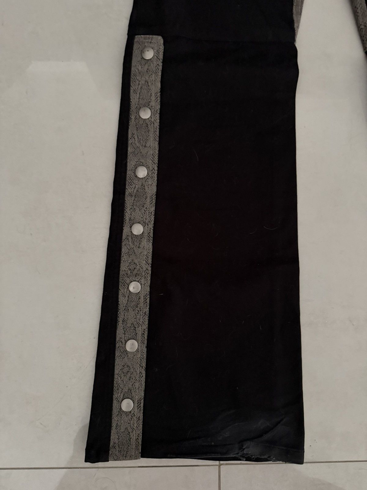 Tornado Mart tornado mart snake skin black flare denim jeans Size US 32 / EU 48 - 4 Thumbnail