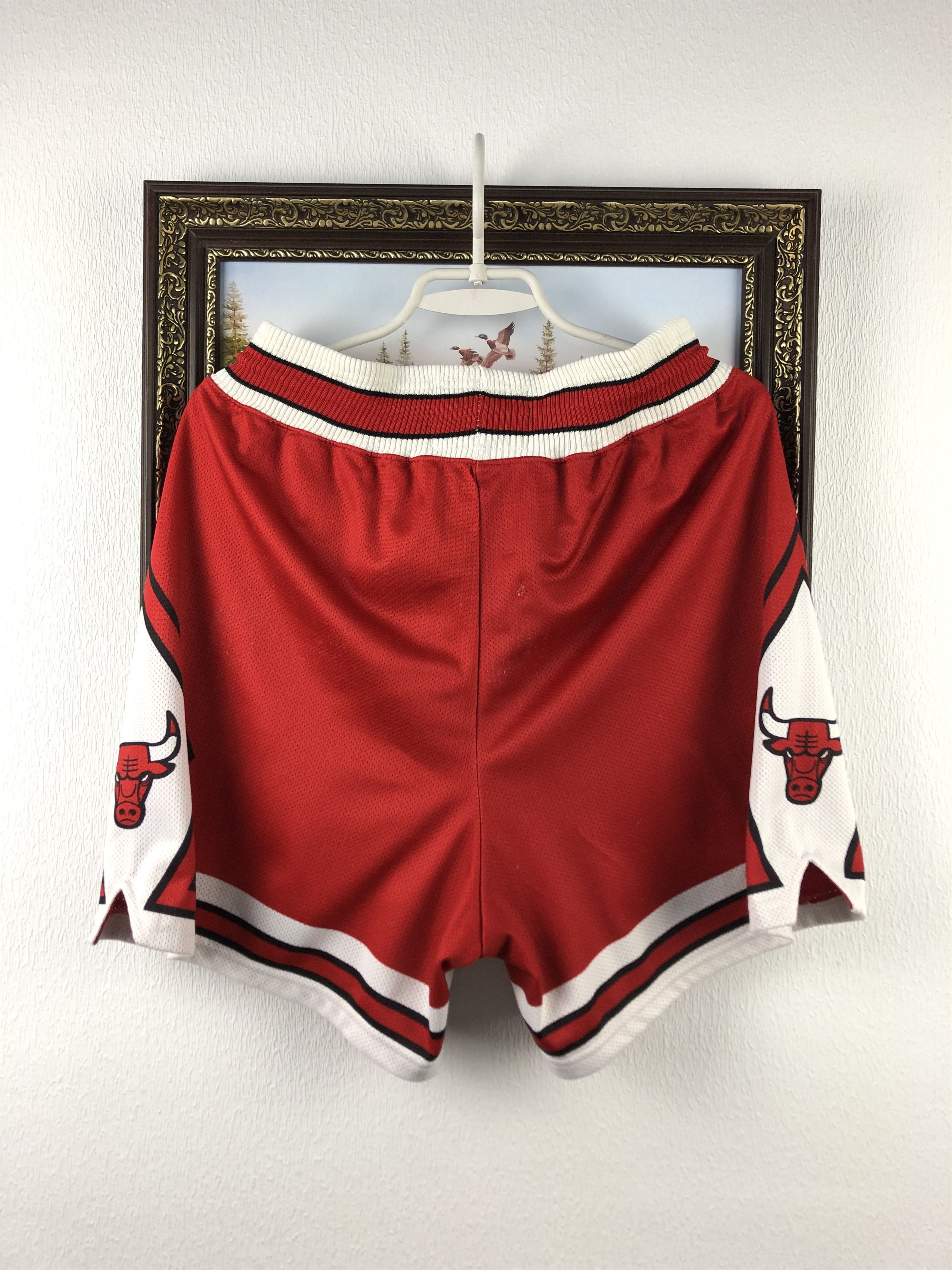 Champion Vintage Authentic Pro Cut Game Shorts Chicago Bulls Champion Size US 32 / EU 48 - 12 Thumbnail