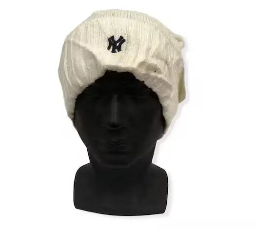 New York Yankees Vintage New York Small logo Beanie Hat Size ONE SIZE - 1 Thumbnail