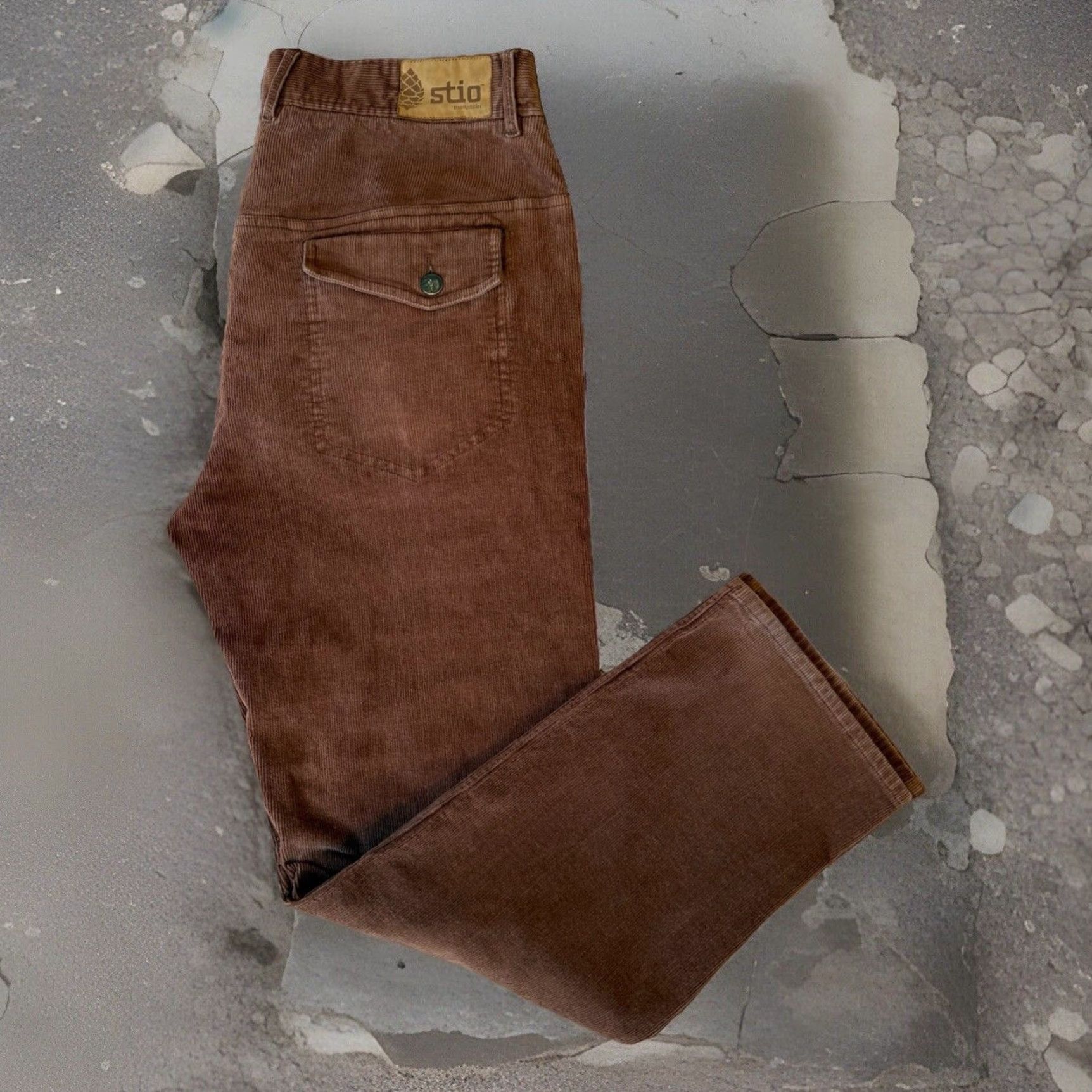 Vintage Stio Rivet Corduroy Pants 36 Brown Casual Straight Leg Men Regular 36 Khakis Corduroy Logo Vintage? No (avoid). Size US 36 / EU 52 - 2 Thumbnail