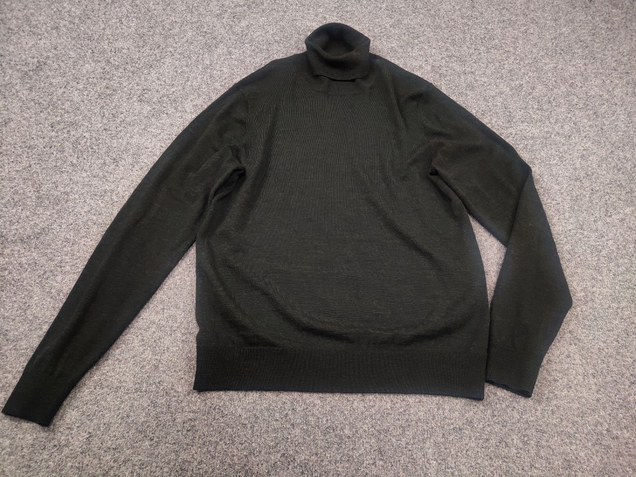 Uniqlo Uniqlo light wool Sweater high turtleneck collar dark green Size US M / EU 48-50 / 2 - 3 Thumbnail