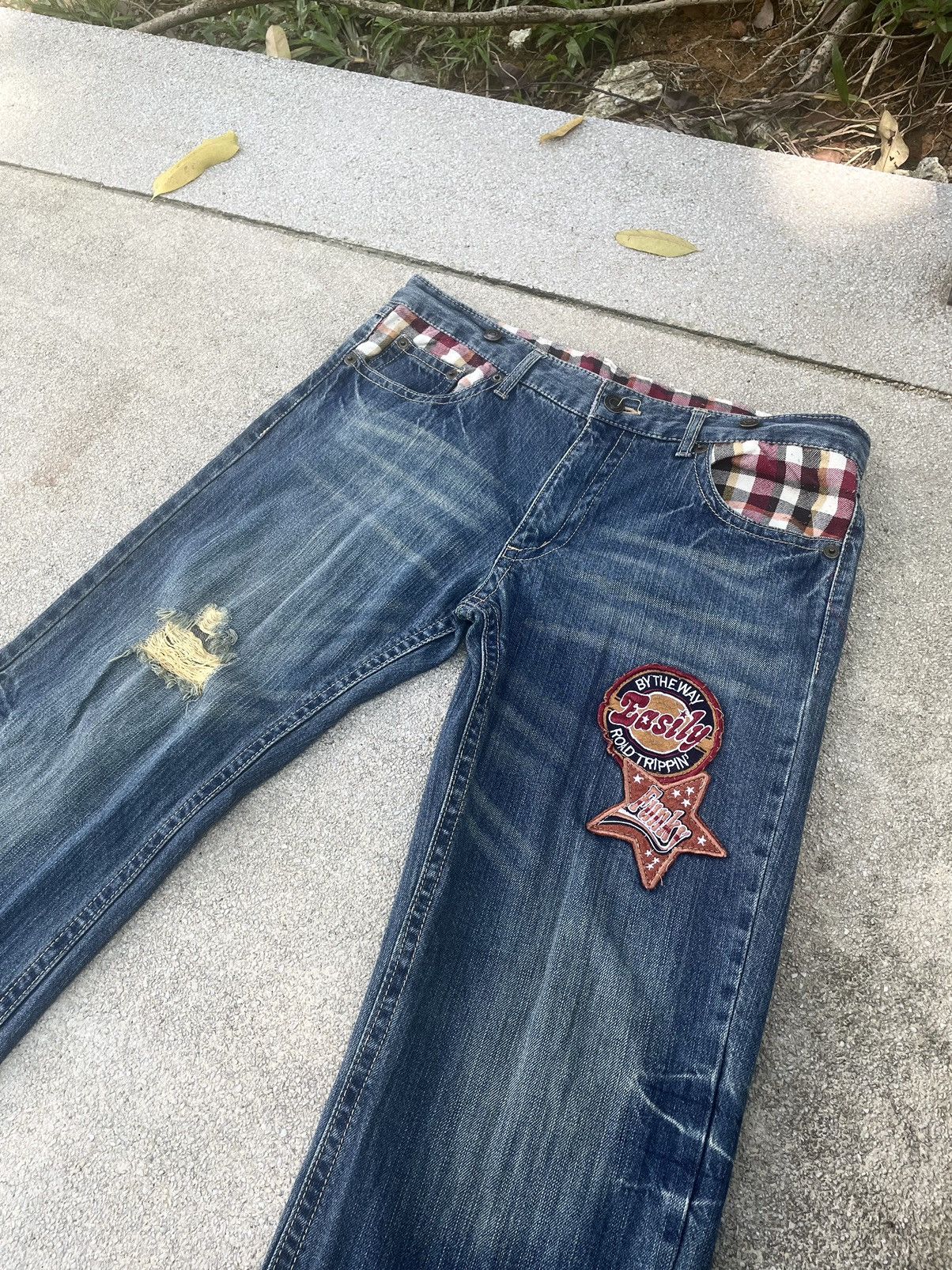 Vintage 🔥🔥Y2k denim jeans with pacthes🔥🔥 Size US 36 / EU 52 - 2 Thumbnail