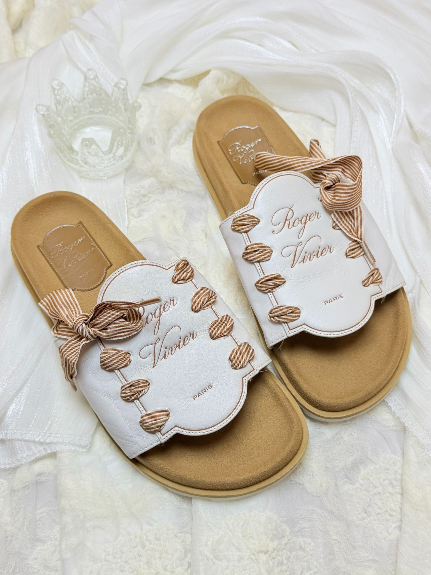 Roger Vivier Roger Vivier Retro White Sandals us_6 Women Size US 6 / IT 36 - 1 Thumbnail