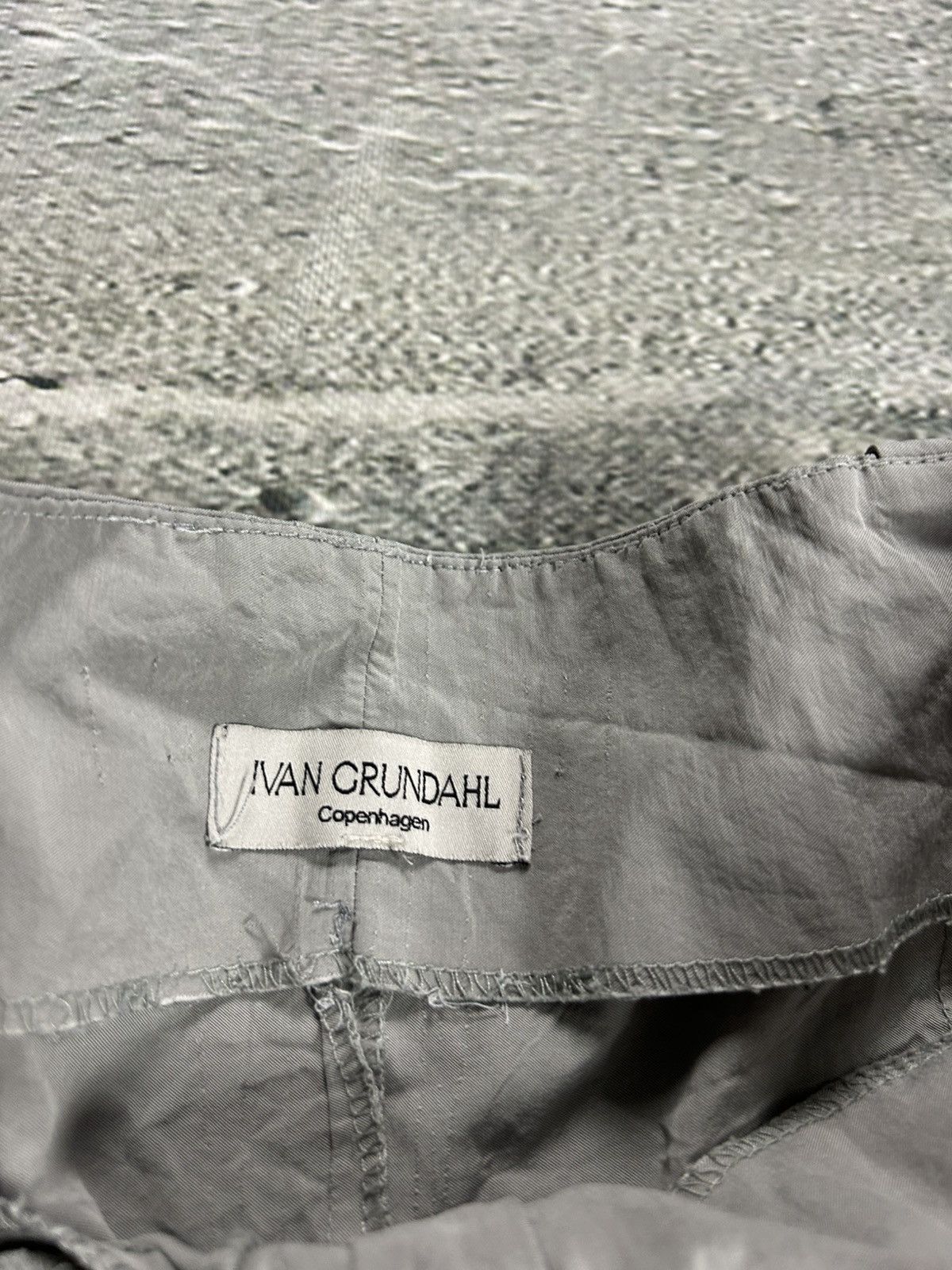 Ivan Grundahl Ivan Grundahl track pants grey cargo baggy Size 28" / US 6 / IT 42 - 6 Thumbnail