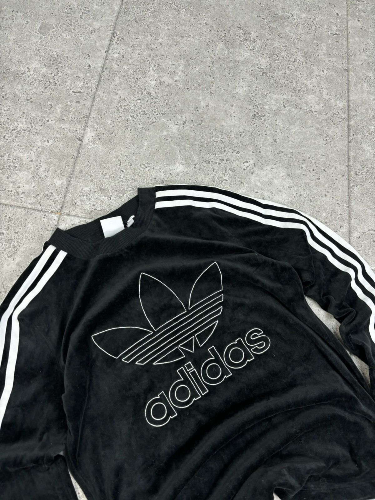 Adidas × Vintage Y2K Velor Crewneck Sweatshirt Adidas Big Logo 3 Stripes 00s Size US S / EU 44-46 / 1 - 4 Thumbnail