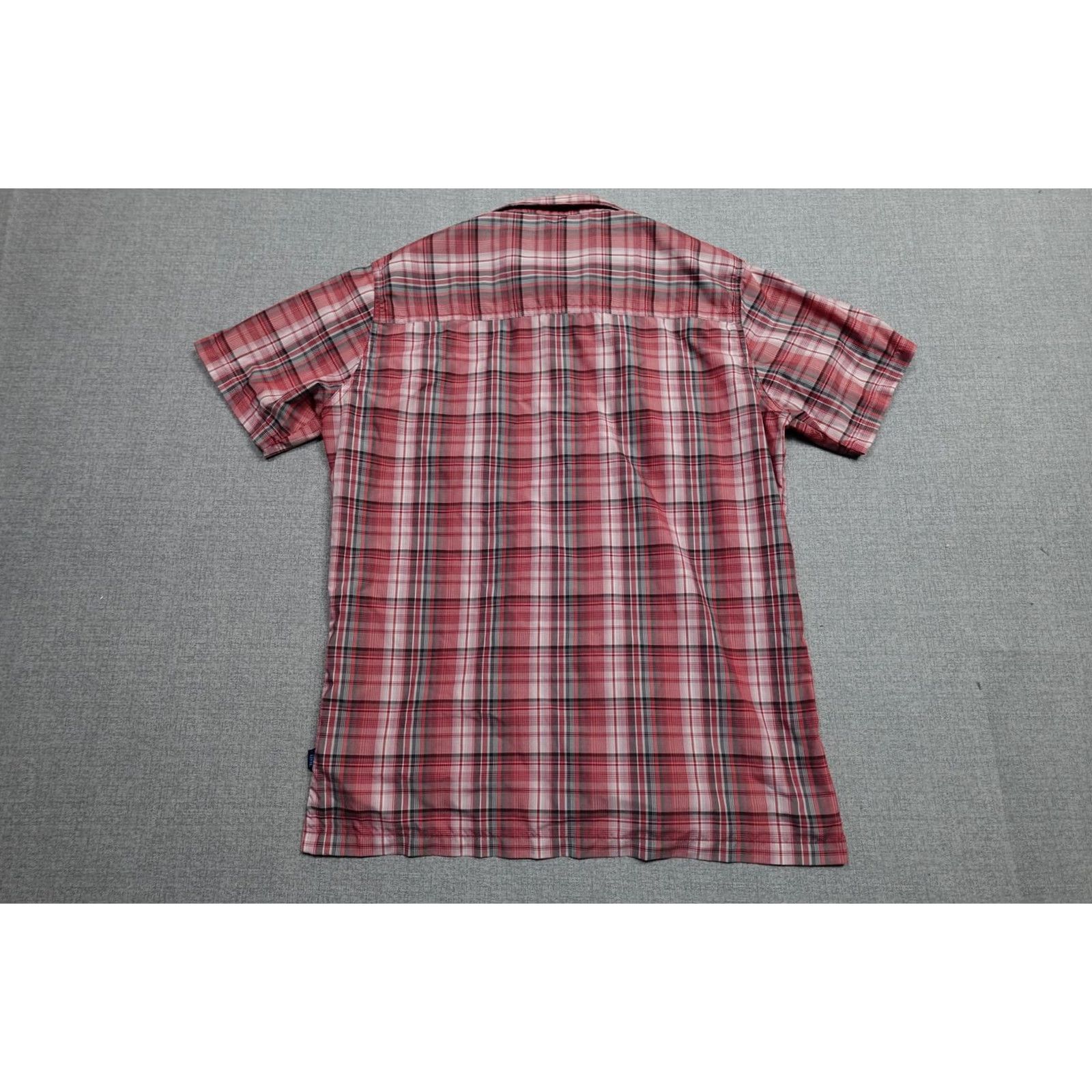 Vintage Kuhl Eluxor Button Up Shirt Mens M Red Plaid Lightweight Outdoor Travel Short Sleeve Button-Up Shirt Size US M / EU 48-50 / 2 - 4 Thumbnail