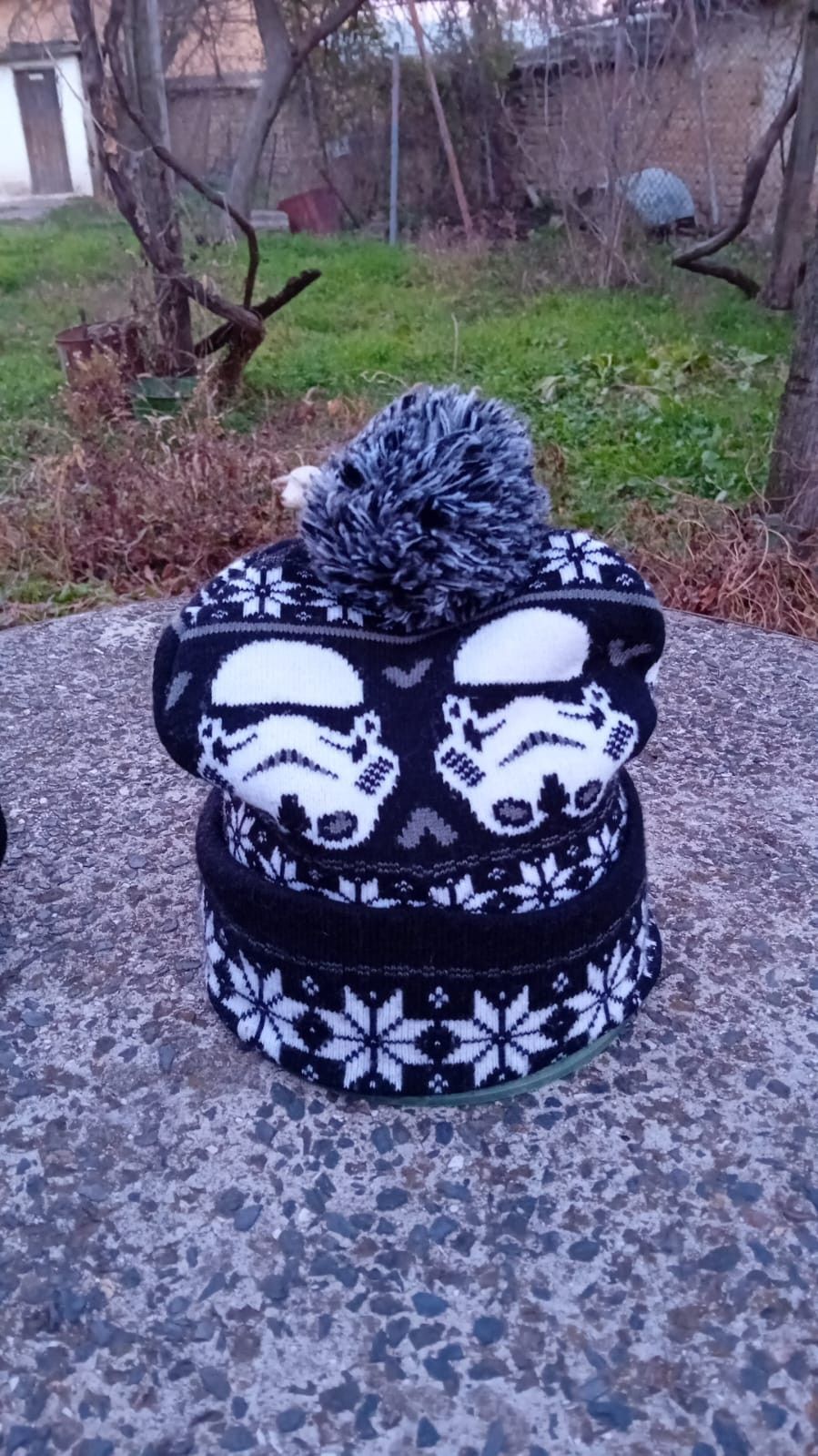 Star Wars Star Wars Storm Trooper Black/White Beanie Pom Pom Size ONE SIZE - 5 Thumbnail