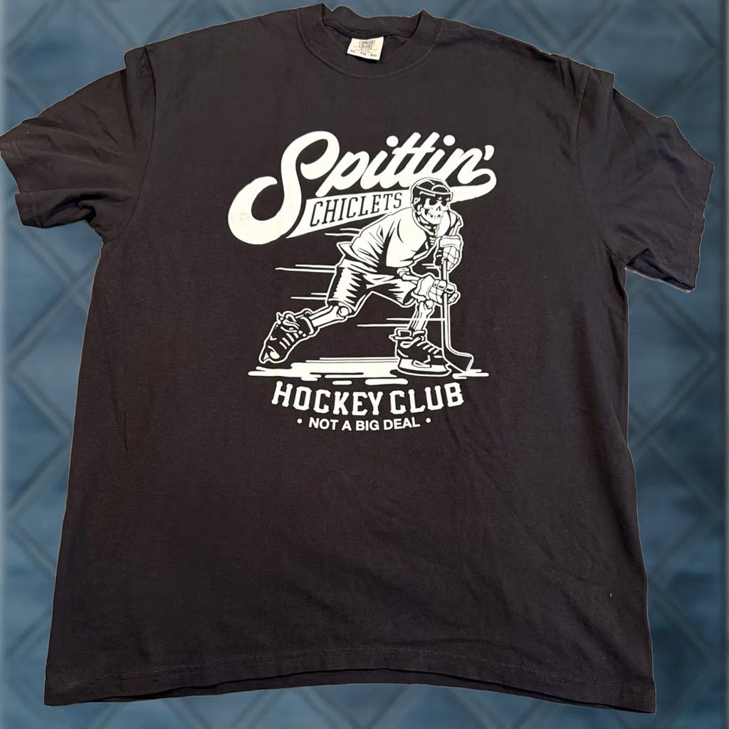 Vintage Barstool Sports Spittin’ Chiclets Hockey Club T Shirt Men’s Size XL Black Cotton Crew Neck Short Sleeve Graphic Print Shirt Mens XL Size US XL / EU 56 / 4 - 1 Thumbnail