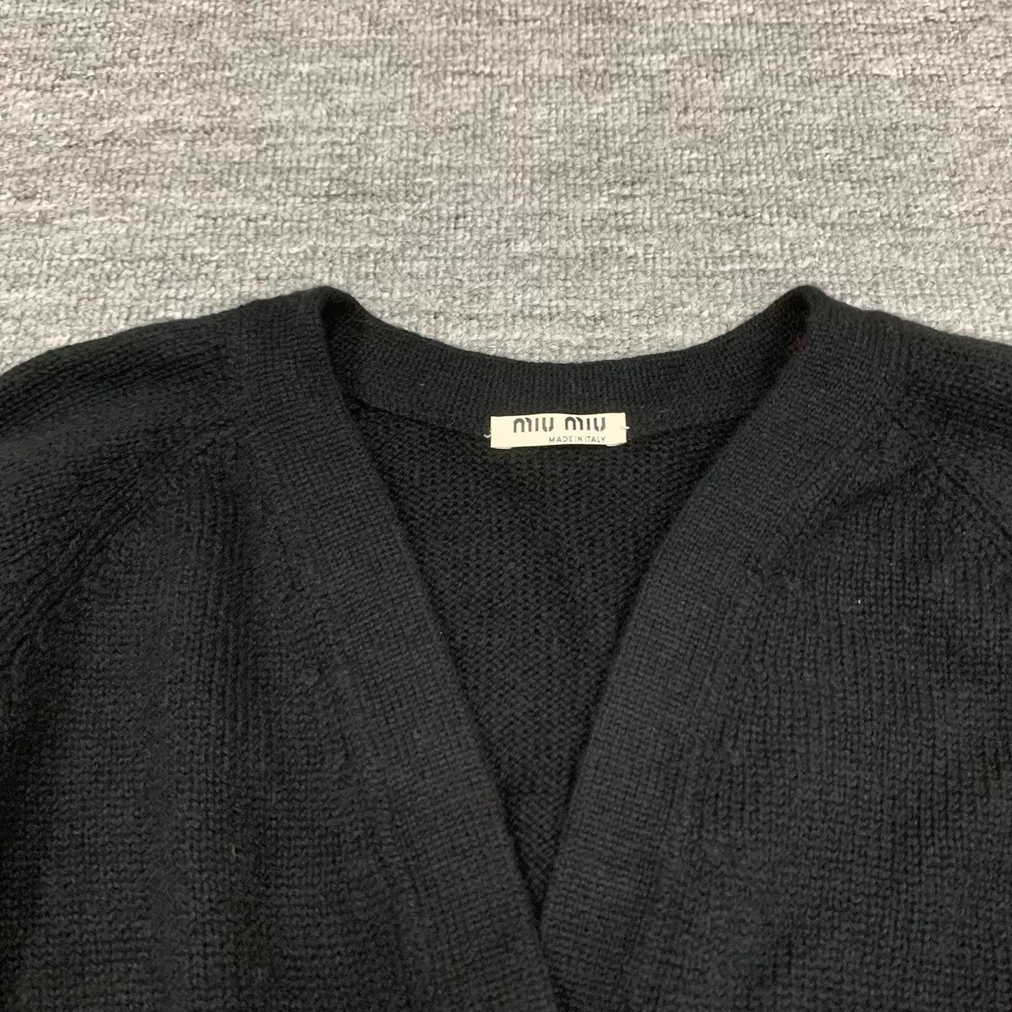Miu Miu MIU MIU Women's Black Cashmere Short Sleeve Cardigan 40 Size S / US 4 / IT 40 - 7 Thumbnail