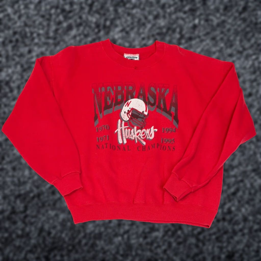 Lee VINTAGE Lee Nebraska Cornhuskers Sweatshirt XL Red Men's Sweatshirt 90s NCAA Distressed Embroidered Size US XL / EU 56 / 4 - 1 Thumbnail