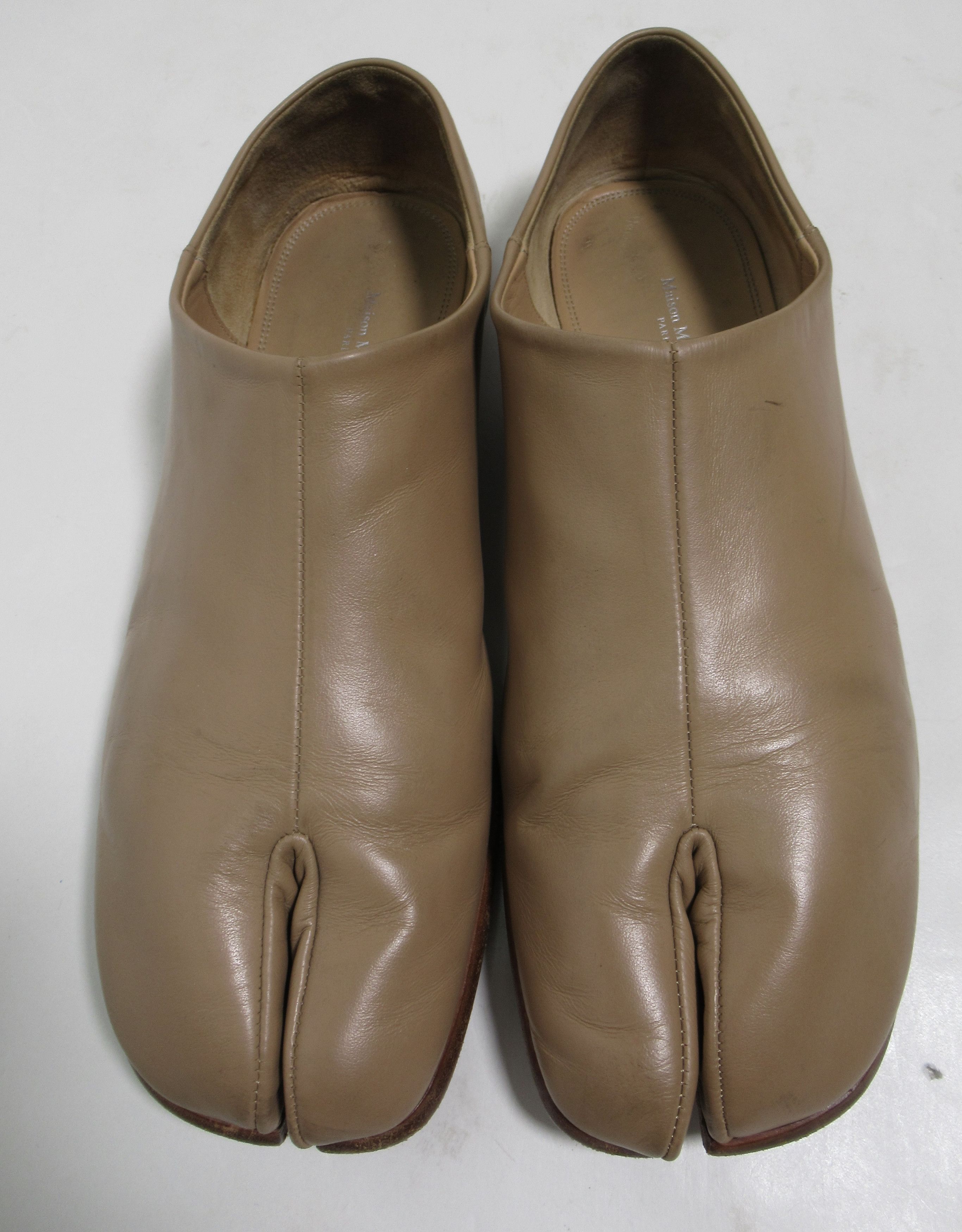 Maison Margiela Men's Tabi Babouches Flat Shoes Nude (Size 10) Product Image