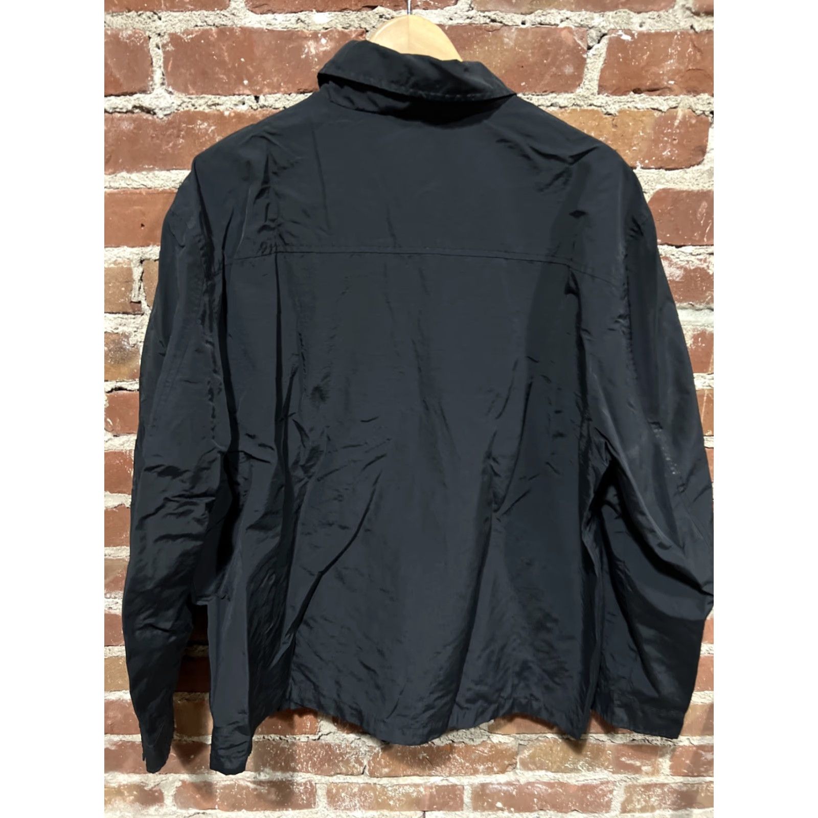 Gap VINTAGE GAP Jacket XL Black Nylon Windbreaker Zip Up Mens 90s Windbreaker Jacket Black Nylon Zip Up Pockets Water Resistant Collared Lightweight) Size US XL / EU 56 / 4 - 3 Thumbnail
