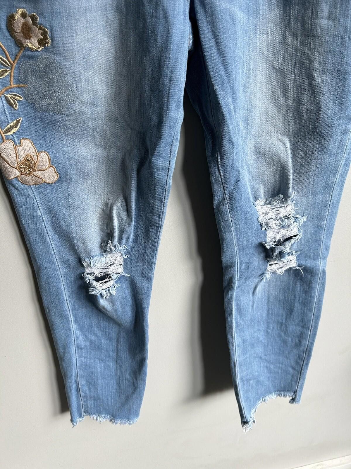Dolce & Gabbana Grab Hi Rise Blue Jean Embroidered Sequin Flower-Sz 29 (12) Size 29" - 7 Thumbnail