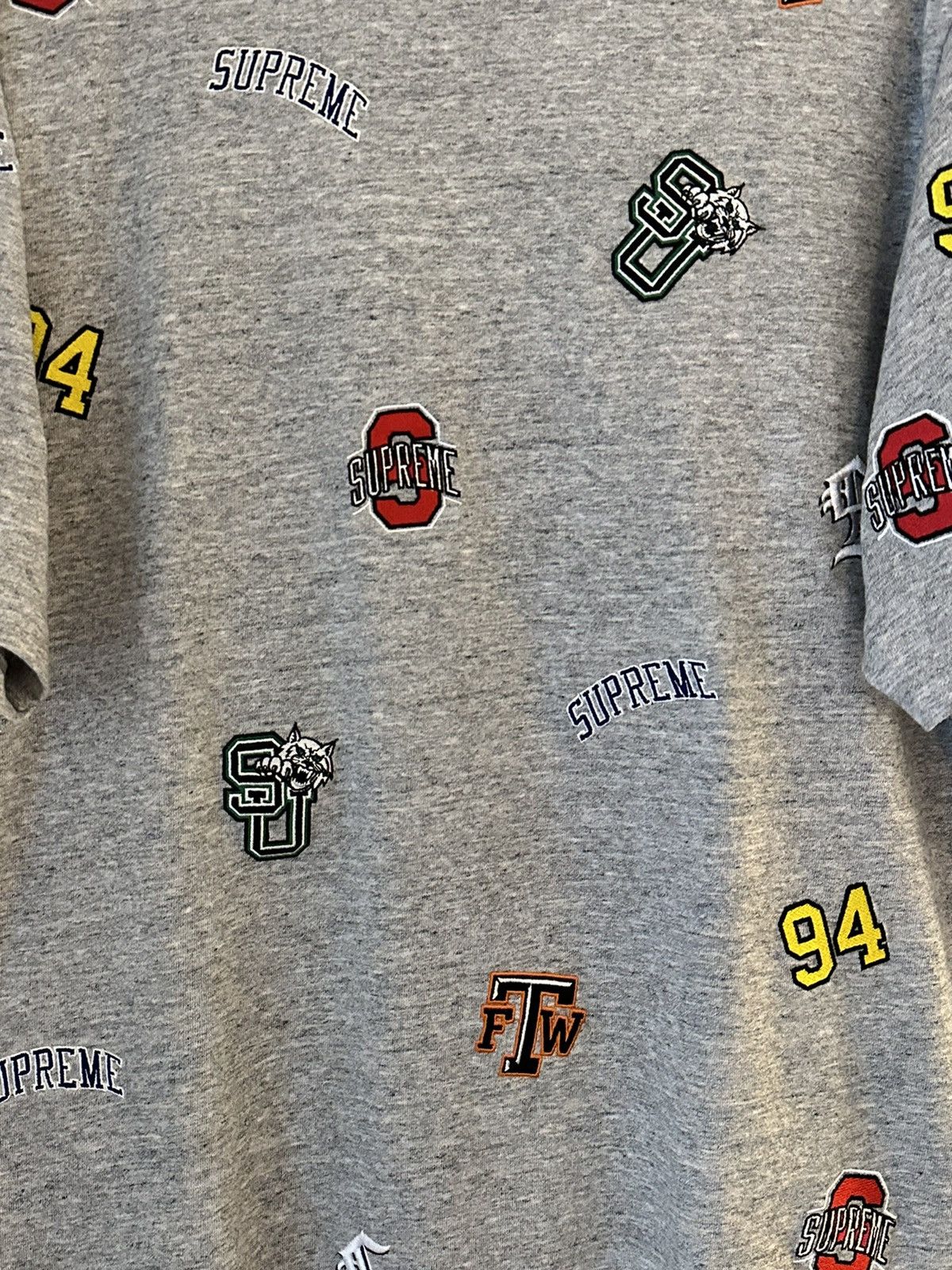 Supreme Supreme University S/S Top Tee Size US M / EU 48-50 / 2 - 2 Thumbnail