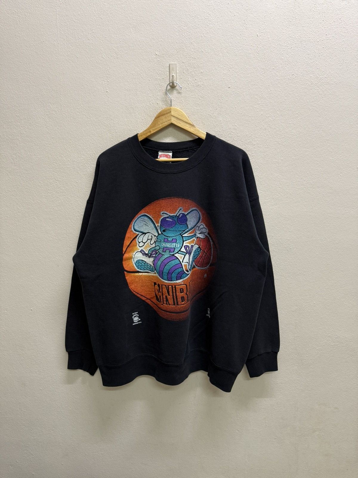 Nutmeg Vintage 90s Nutmeg Mill CharlotteHornets Crewneck Sweatshirt Size US XXL / EU 58 / 5 - 18 Thumbnail