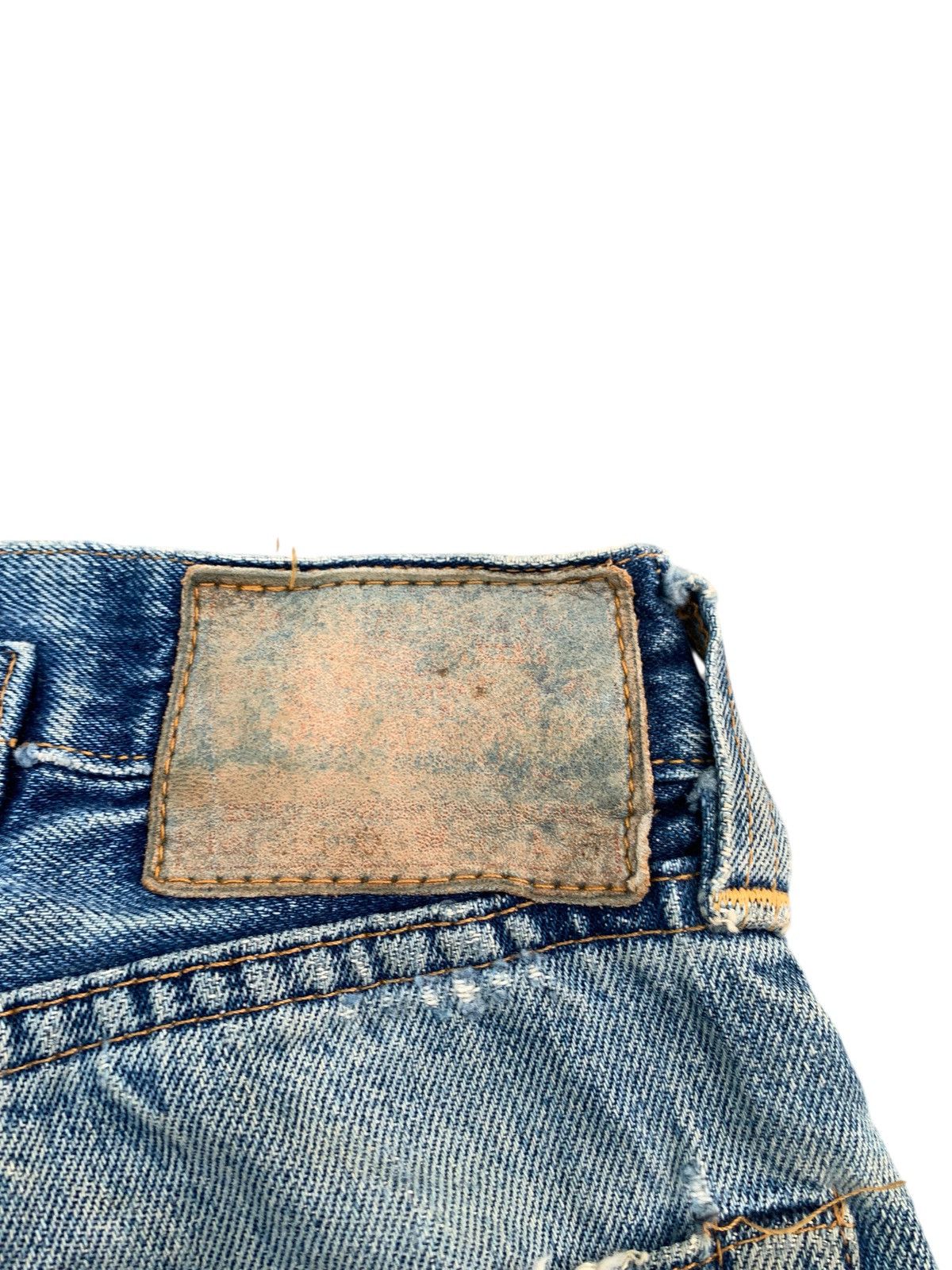 Levi's VINTAGE LEVI’S BIG E SELVEDGE BUCKLE BACK DISTRESSED DENIM Size US 32 / EU 48 - 8 Thumbnail