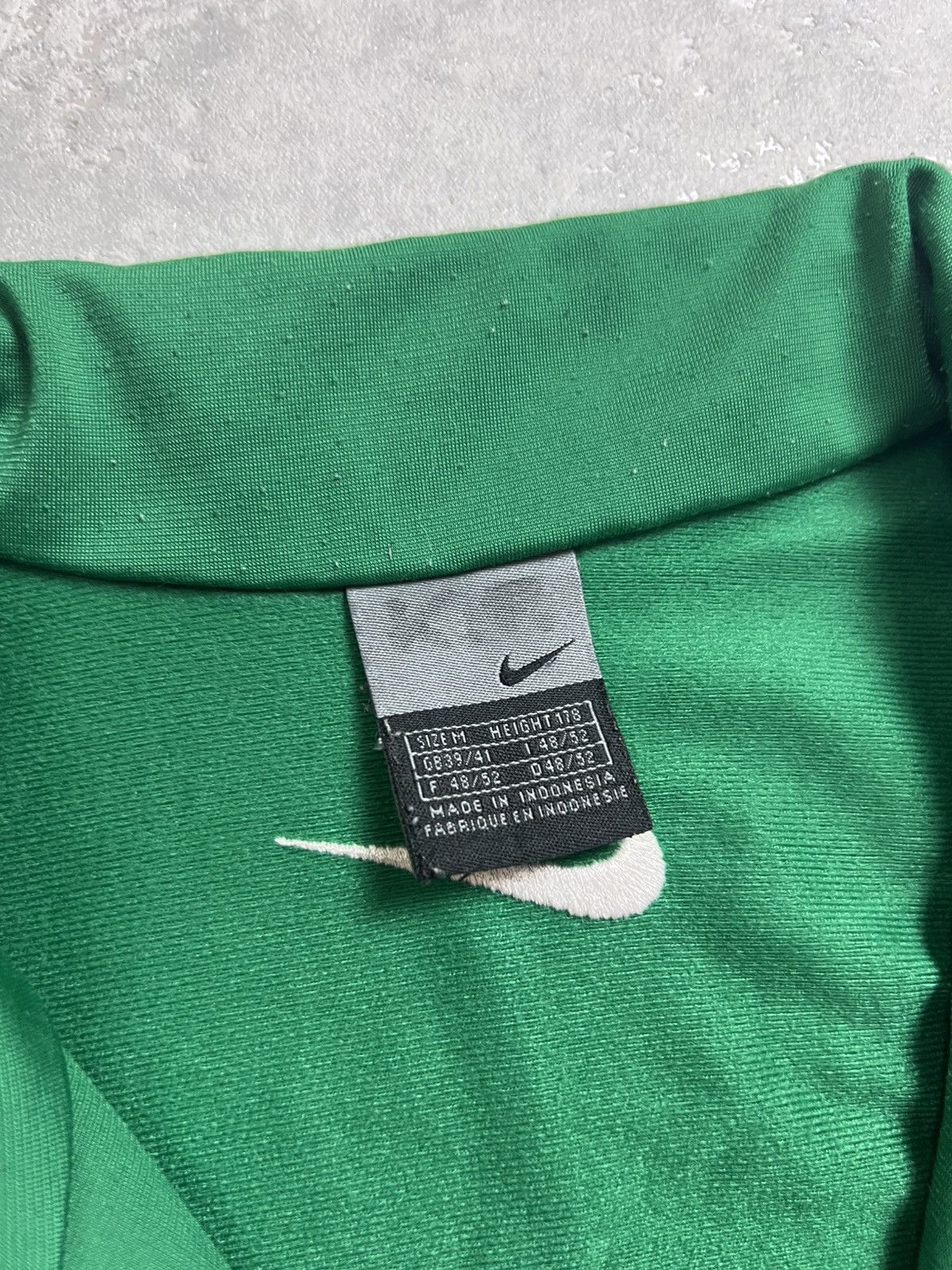 Nike 90s Nike Swoosh Vintage Y2K Oversized Retro Track Jacket Size US M / EU 48-50 / 2 - 5 Thumbnail
