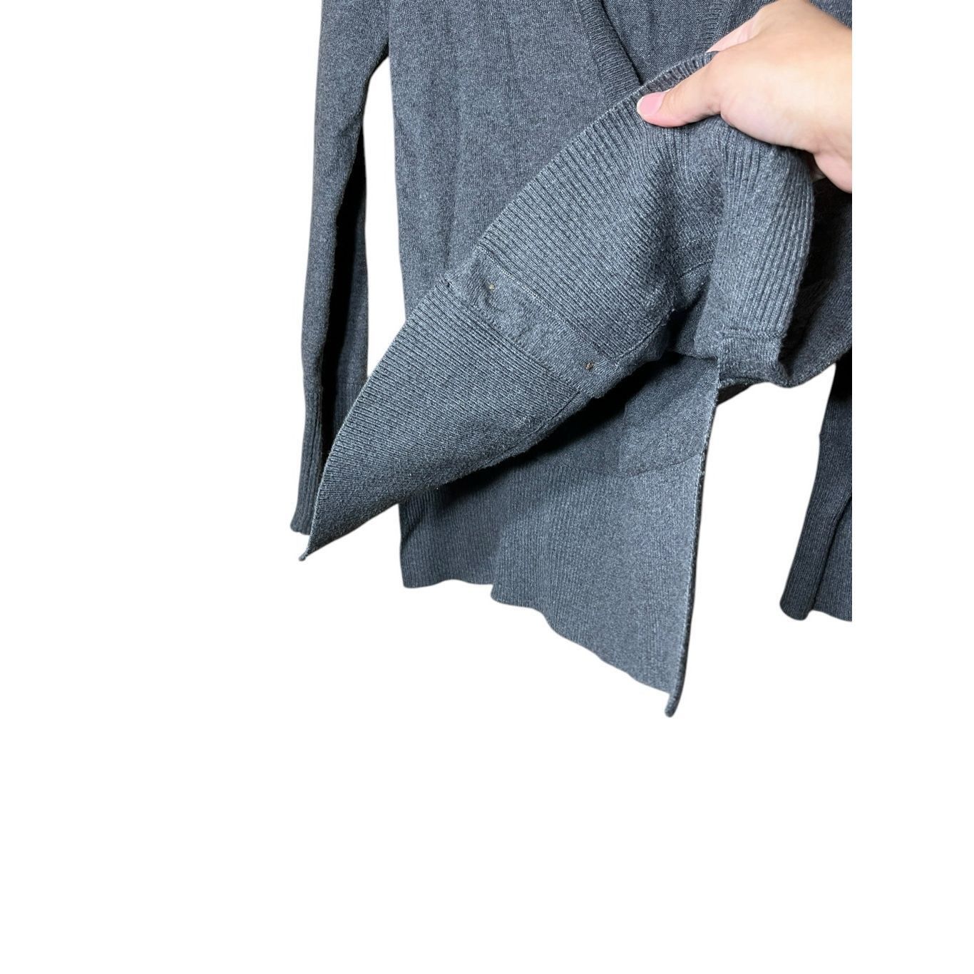 Abercrombie & Fitch Abercrombie & Fitch Y2K Gray Long Sleeve Cardigan Sweater Size XS Size XS / US 0-2 / IT 36-38 - 4 Thumbnail
