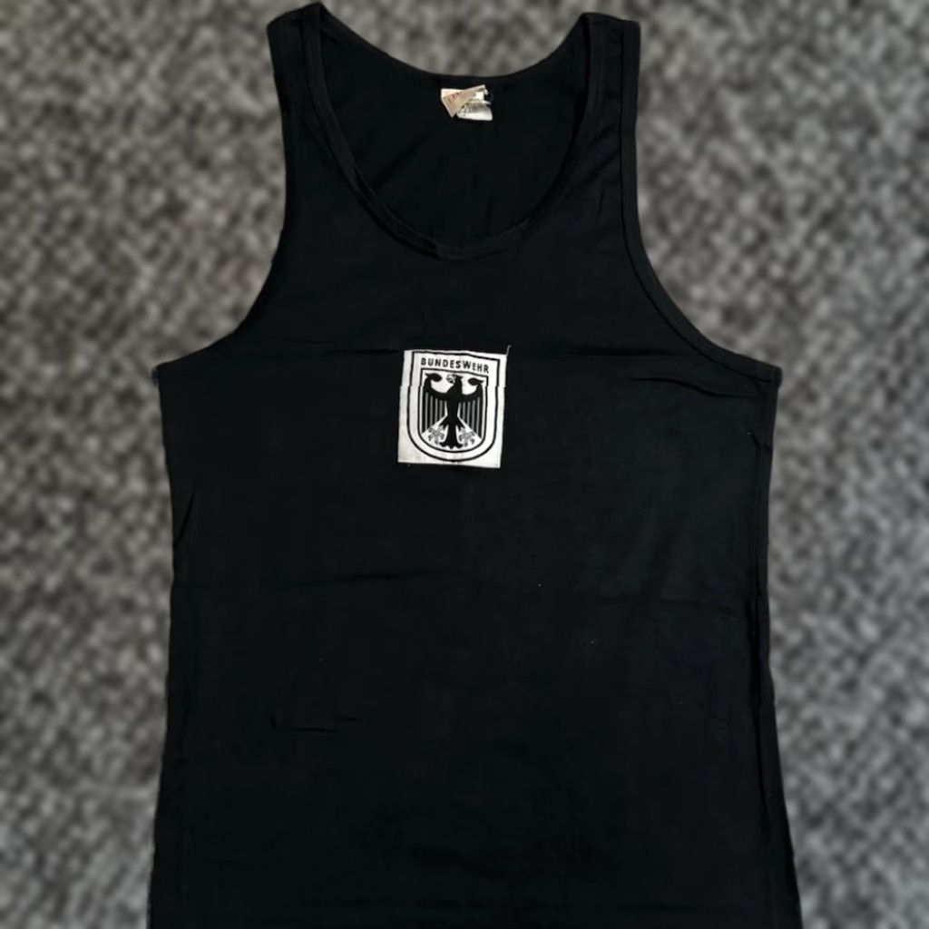 Vintage VINTAGE Bundeswehr Black Tank Top T Shirt L USA Graphic Print 90s Army Men 1990s Foreign Legion Logo Shirt Size US L / EU 52-54 / 3 - 1 Thumbnail
