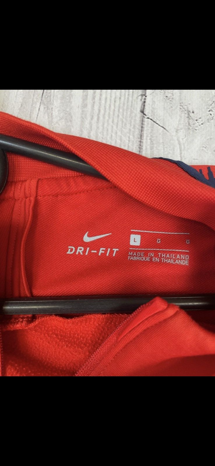 Nike Vintage nike PSG soccer jersey sweatshirt size L red rare Size US L / EU 52-54 / 3 - 5 Thumbnail