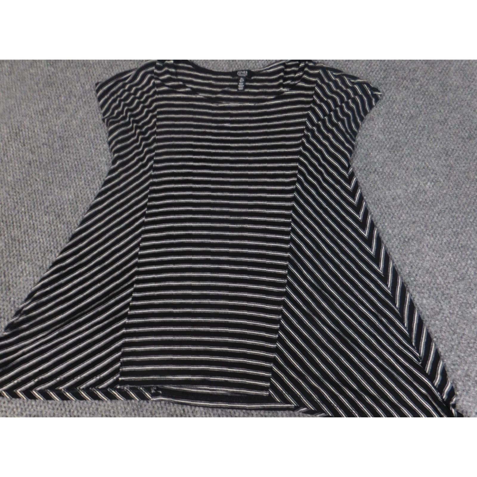 Jones New York Jones New York top Blouse Womens Large Black Striped Crew Neck Pullover Viscose Rayon Cap Sleeve Casual Stretch Comfort Regular Modern Classic Size L / US 10 / IT 46 - 2 Thumbnail