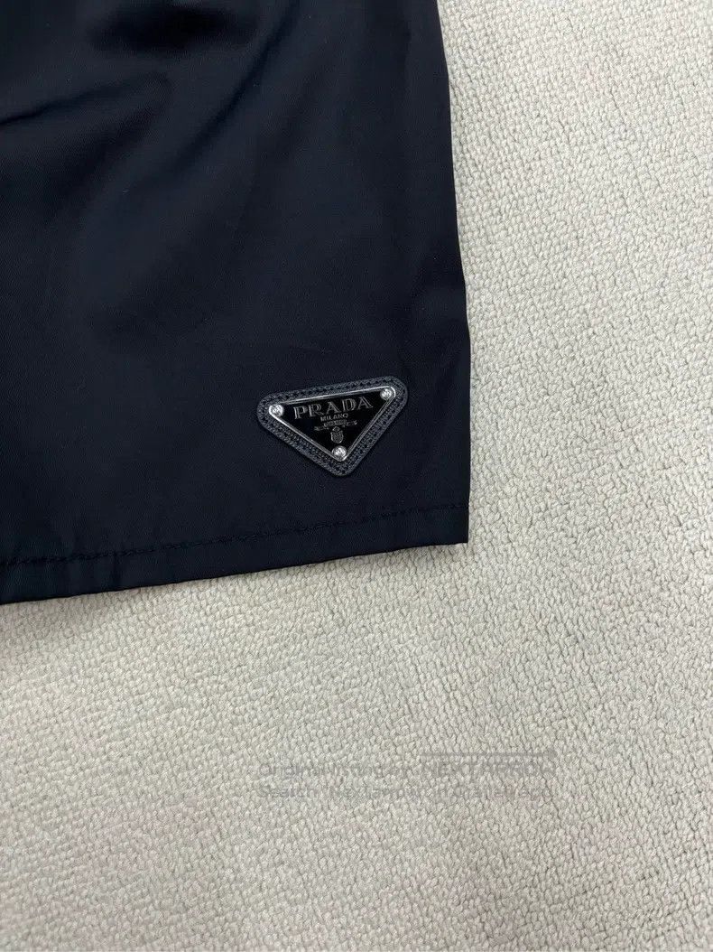 Prada Prada Metallic triangle logo shorts| Size 25" / US 0 / IT 36 - 3 Thumbnail