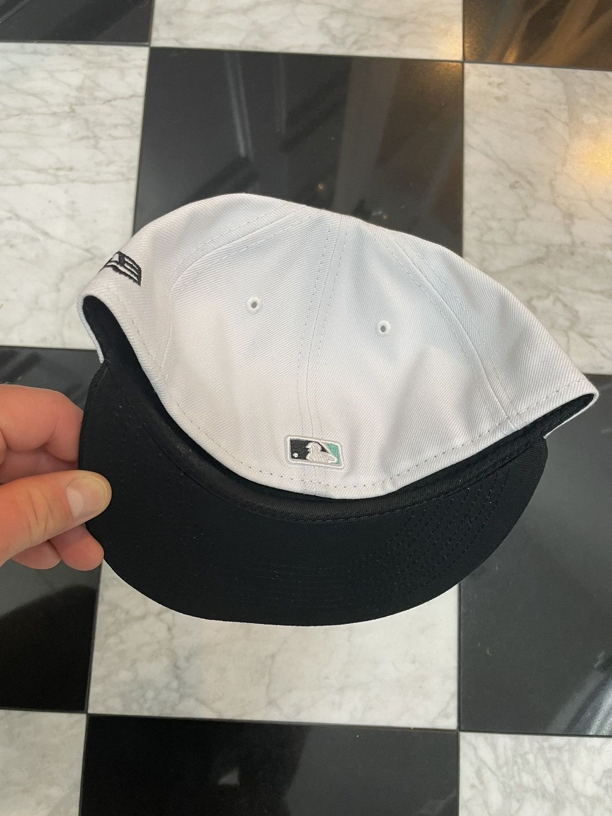 New Era 🔥 Pirates fitted hat size 7 Size ONE SIZE - 2 Thumbnail