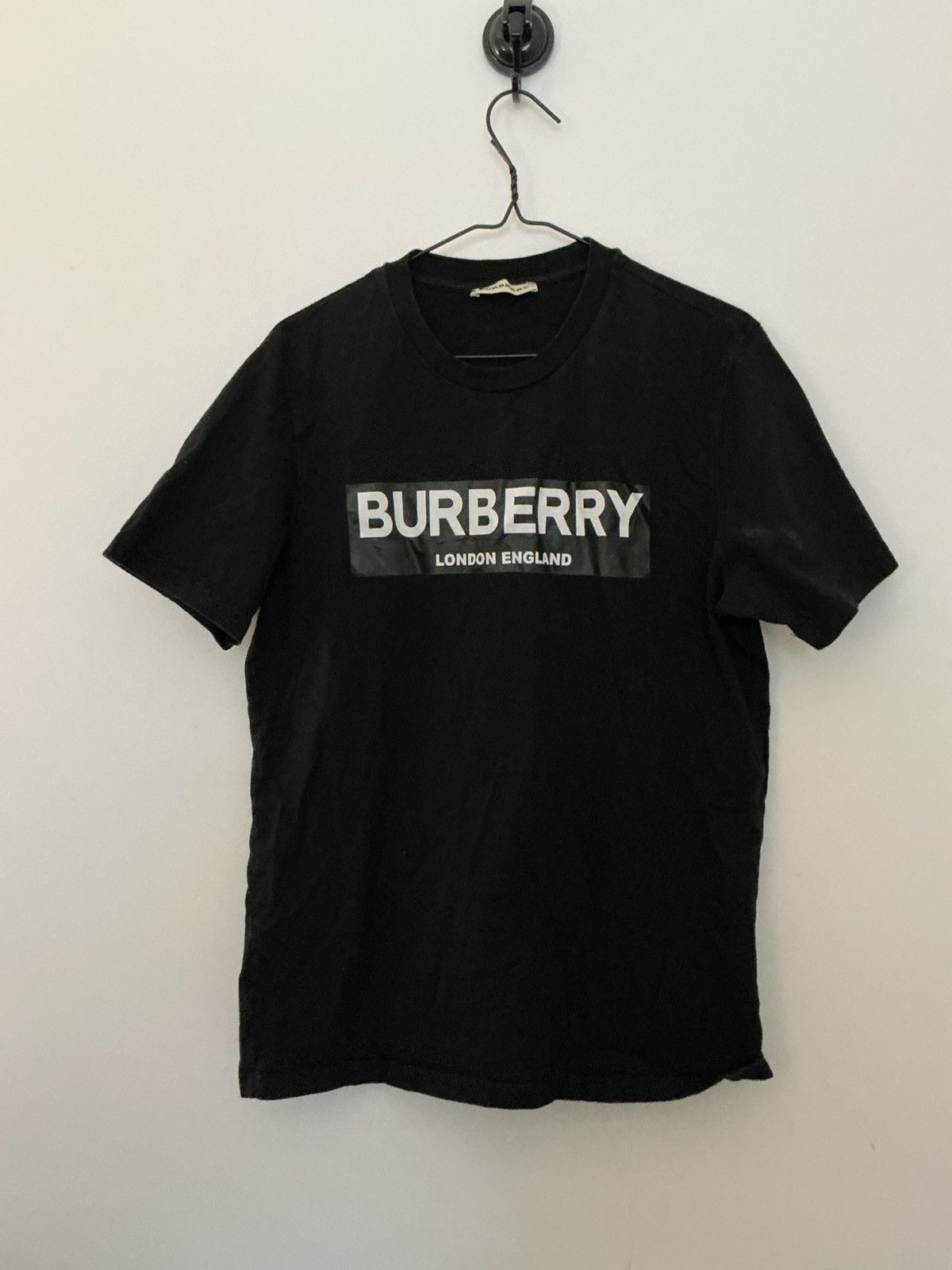 Burberry London England Signature Logo T-Shirt – Minimalist