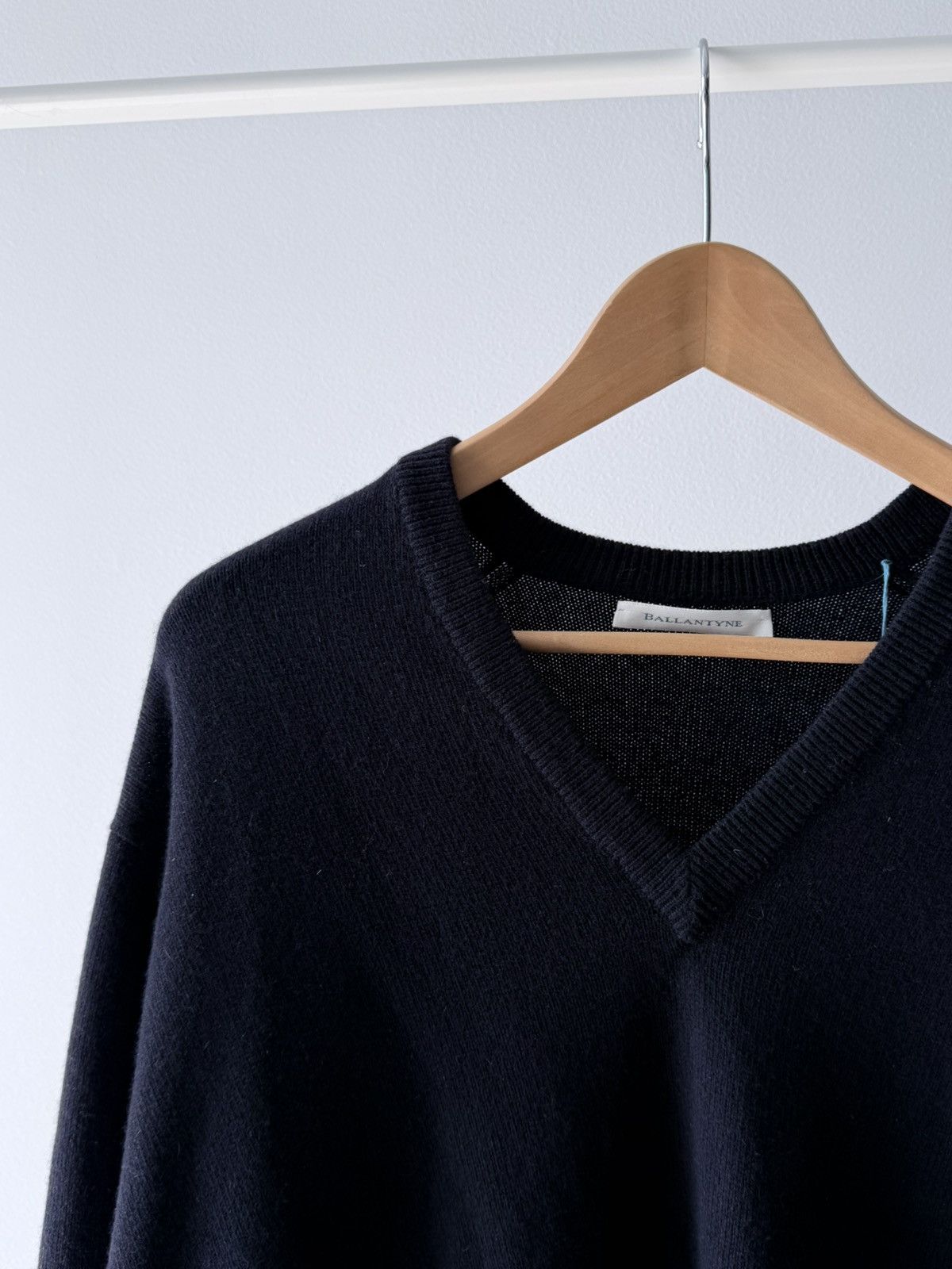 Ballantyne NWT Ballantyne Navy Blue Cashmere Sweater Size US L / EU 52-54 / 3 - 3 Thumbnail